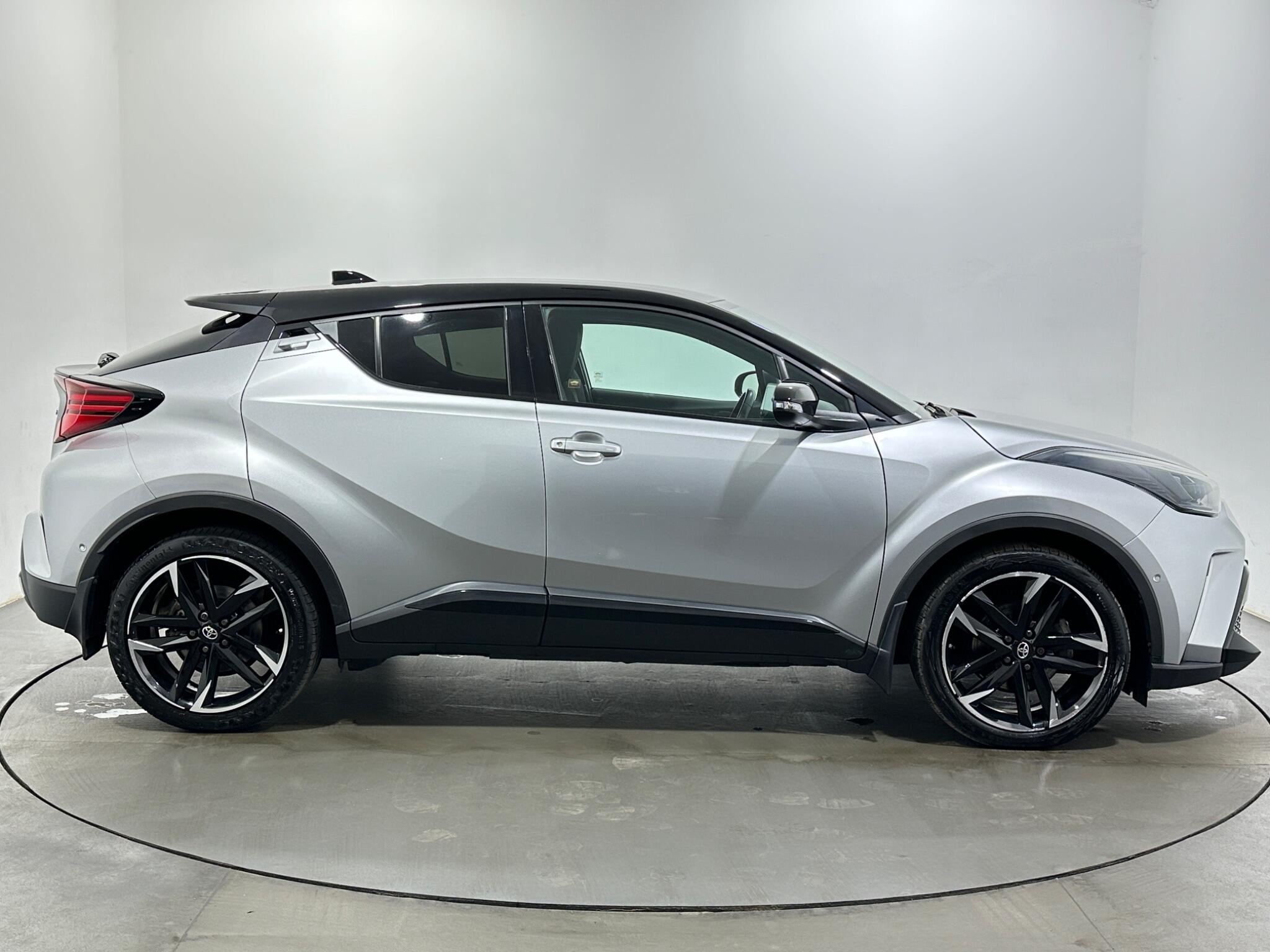 Toyota C-HR view 9