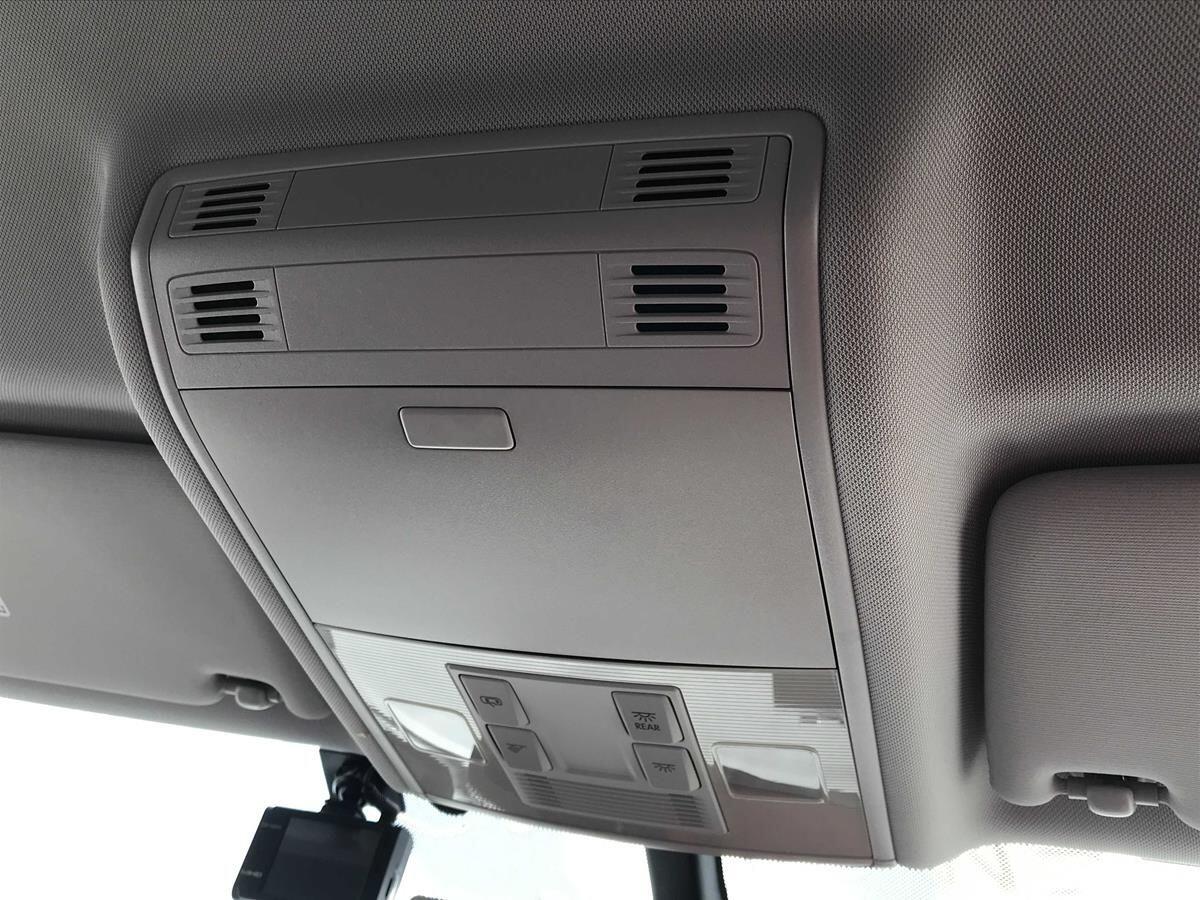 Volkswagen Golf view 28