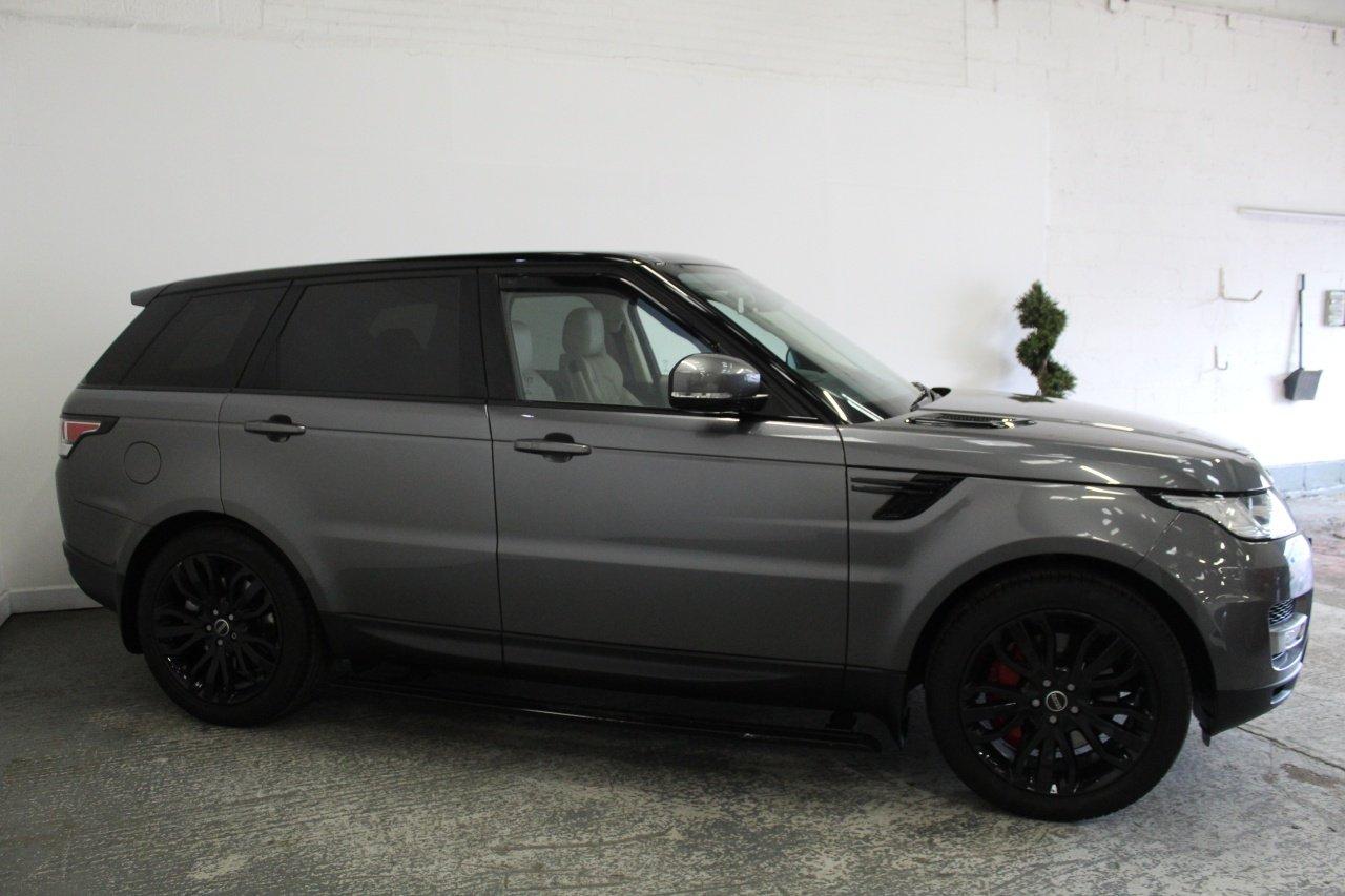 Land Rover Range Rover Sport view 4
