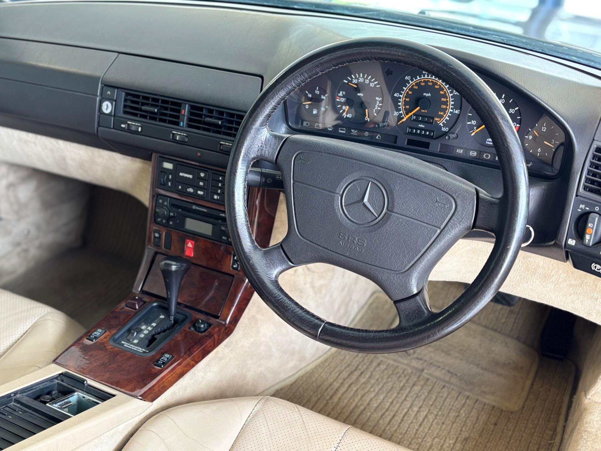 Mercedes-Benz SL view 9