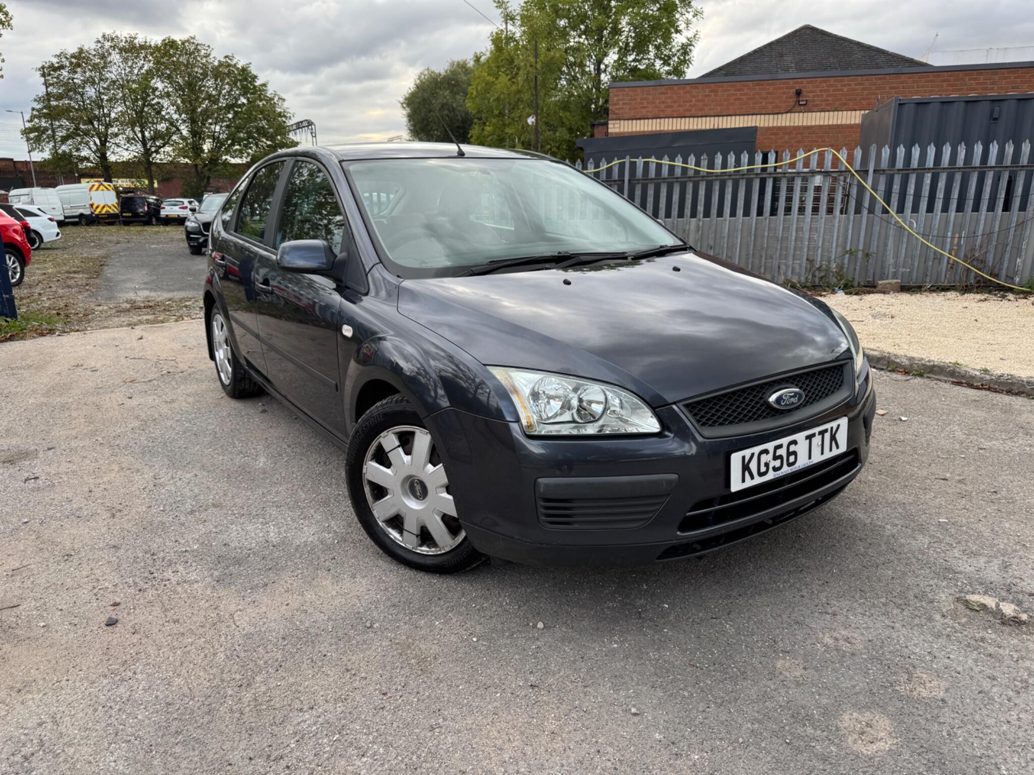 2006 FOCUS 1250.00 THIS 2006 FORD FOCUS LX IS A WELL MAINTAINED EXAMPLE, HAVING... photo