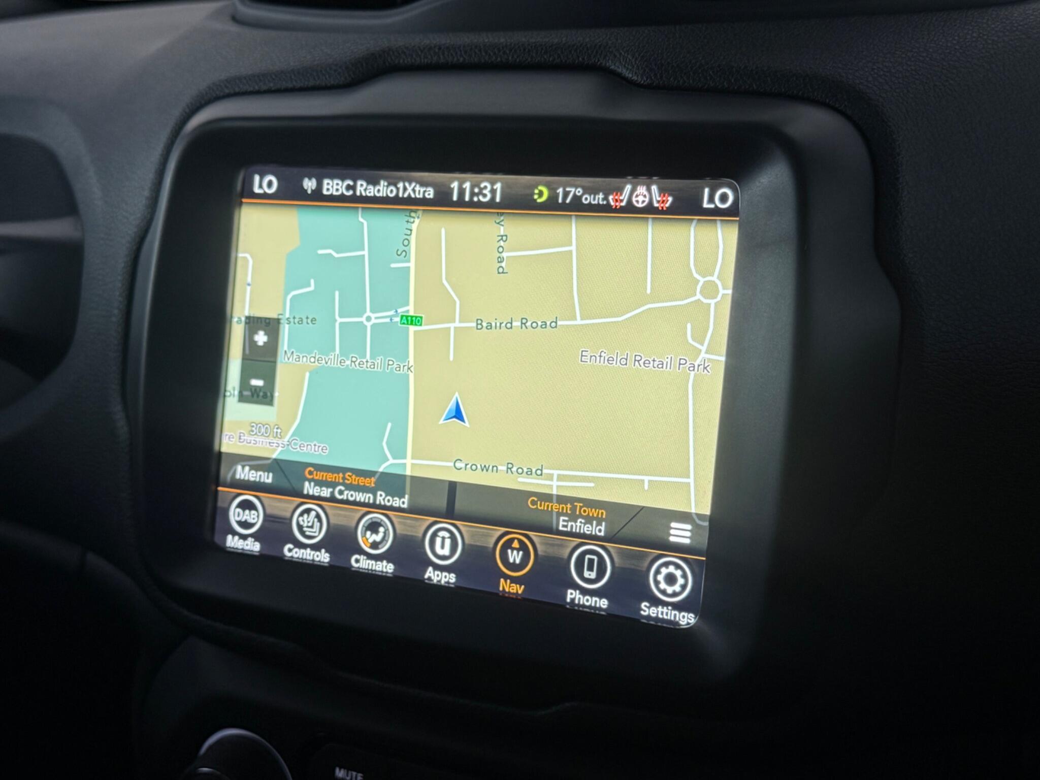 Jeep Renegade view 25