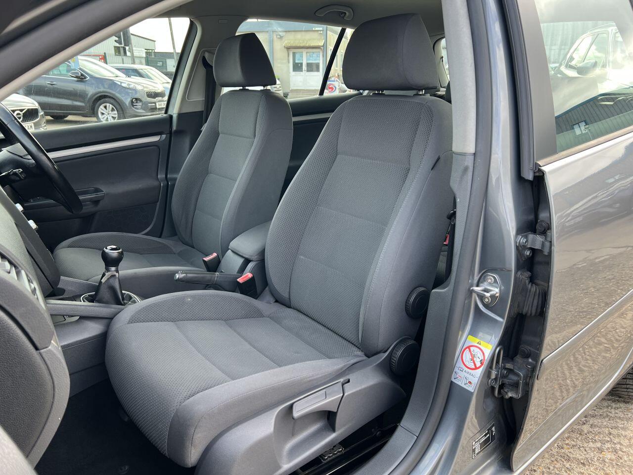 Volkswagen Golf view 23