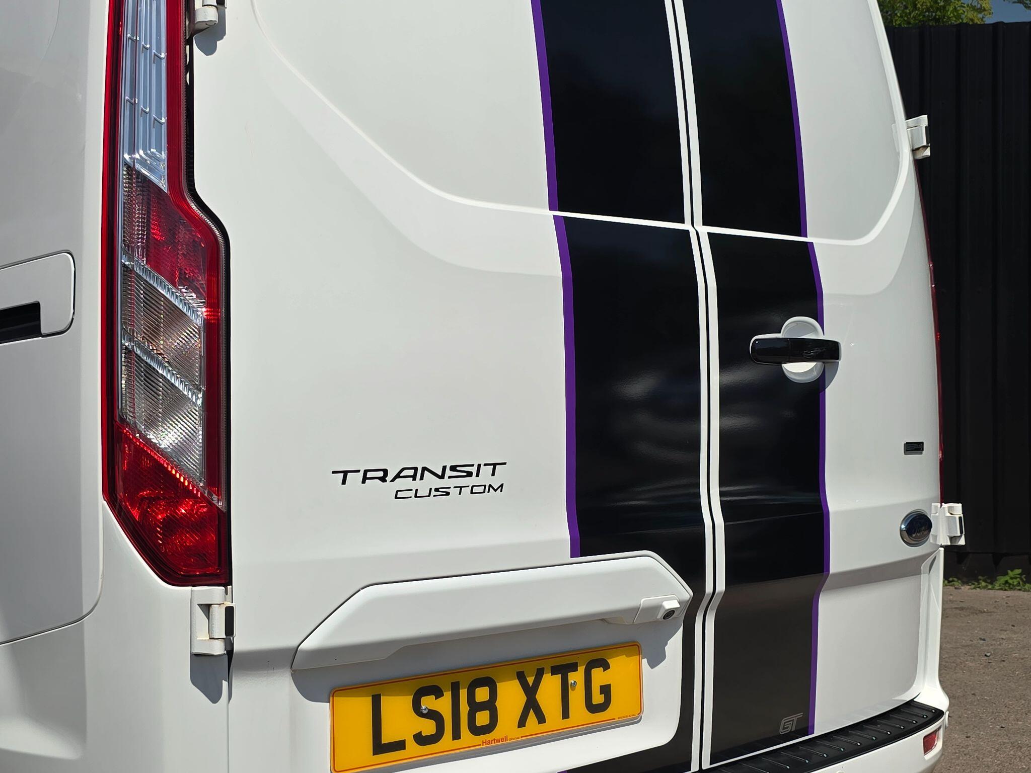 Ford Transit Custom view 24