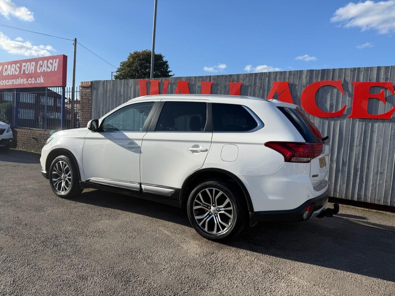 Mitsubishi Outlander view 29