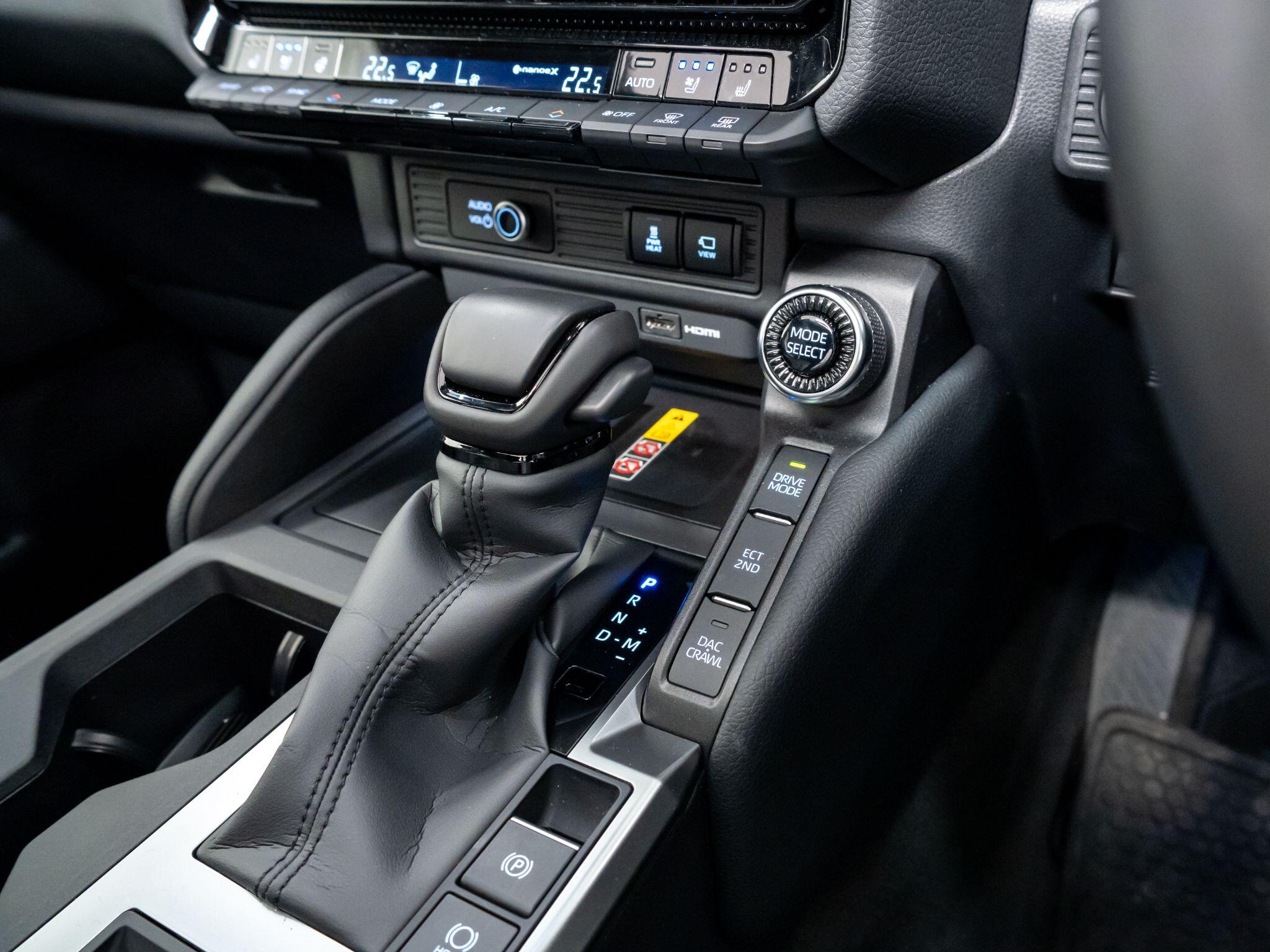 Toyota Land Cruiser view 8