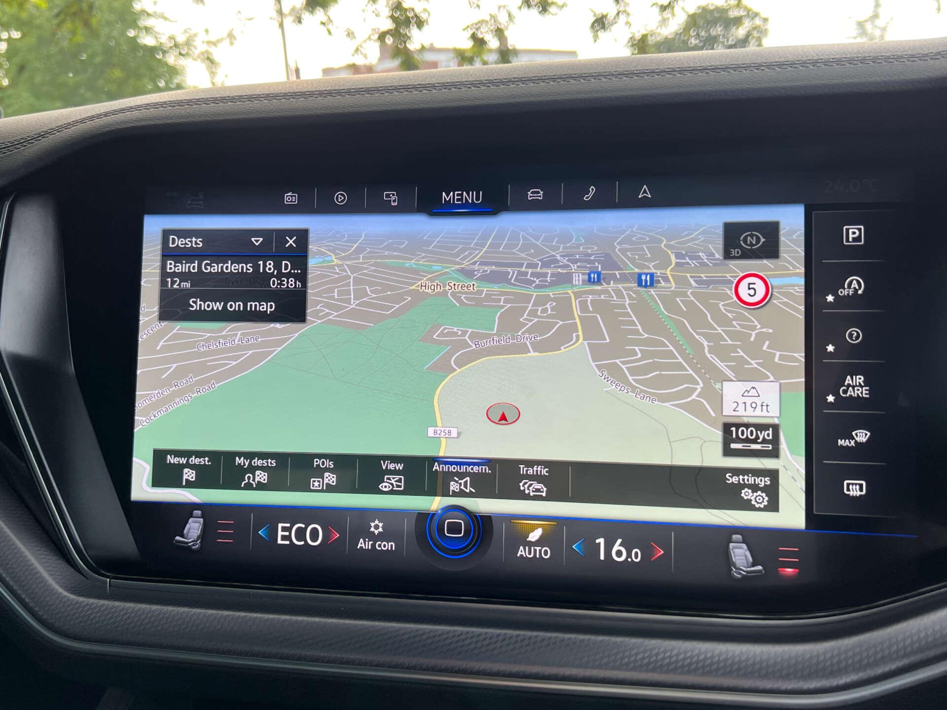 Volkswagen Touareg view 14