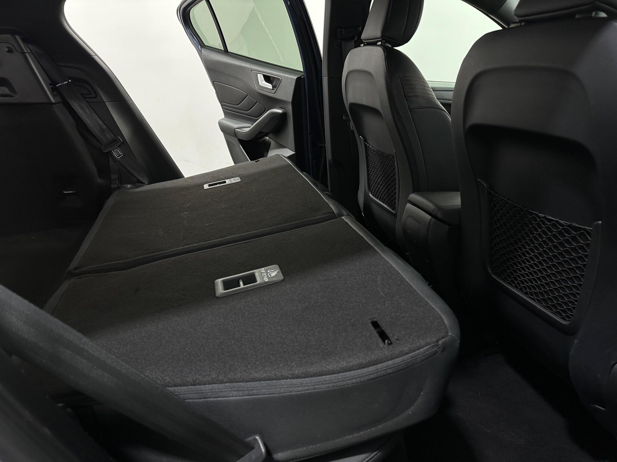 Ford Focus view 47