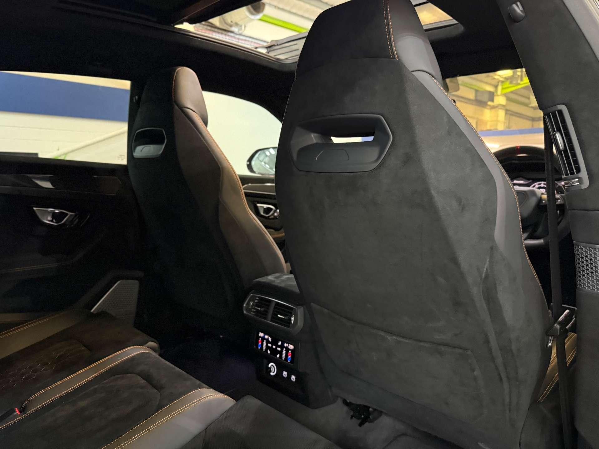 Lamborghini Urus view 77