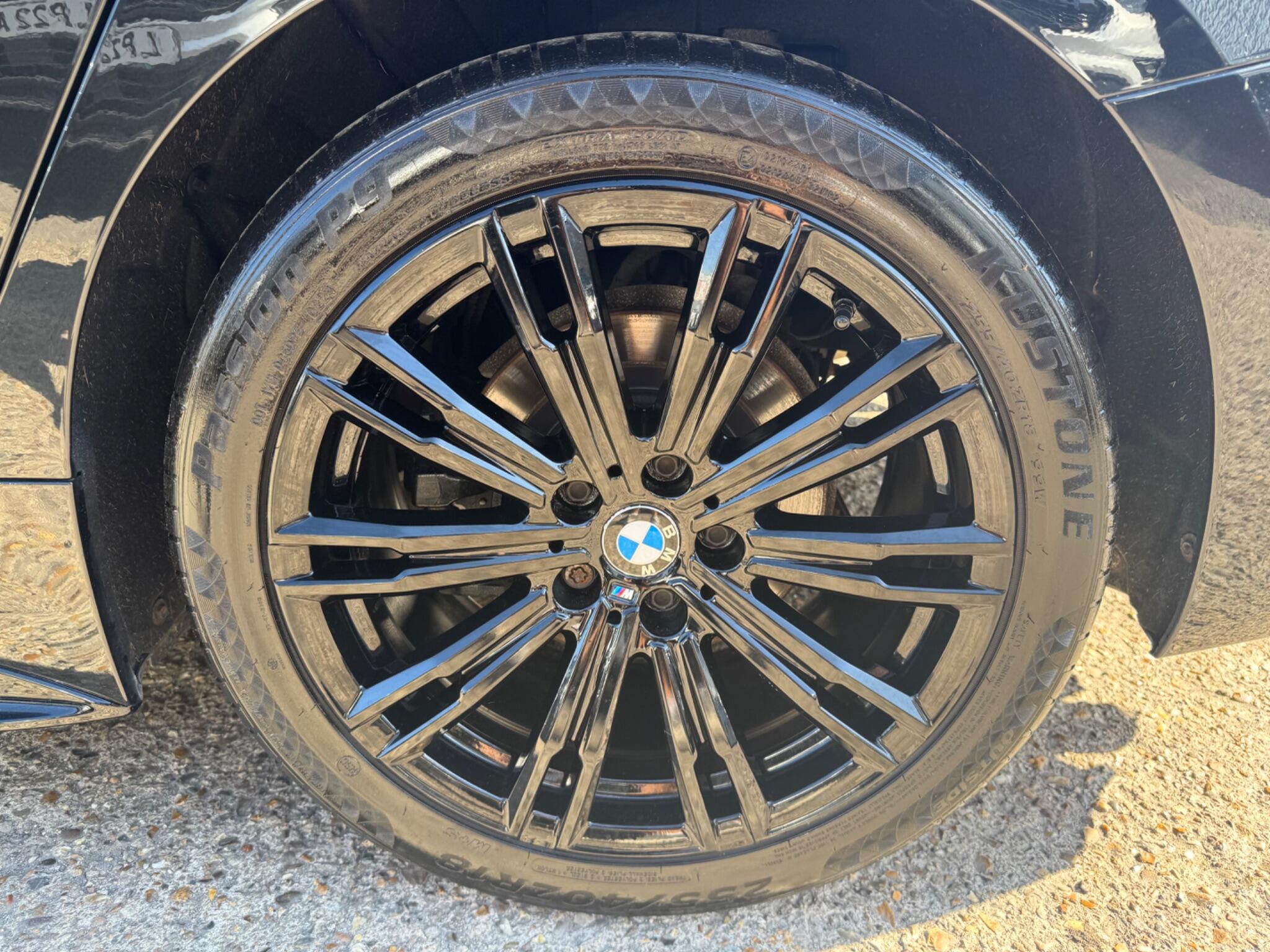 BMW 3 Series view 35