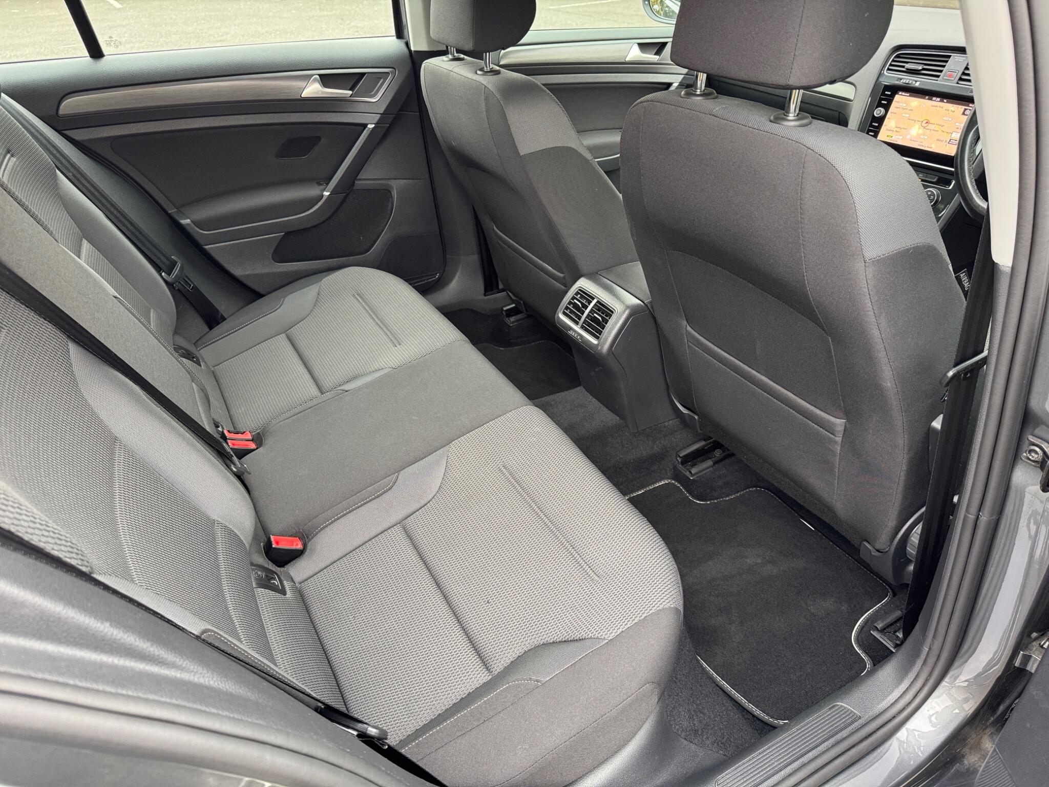 Volkswagen Golf view 25