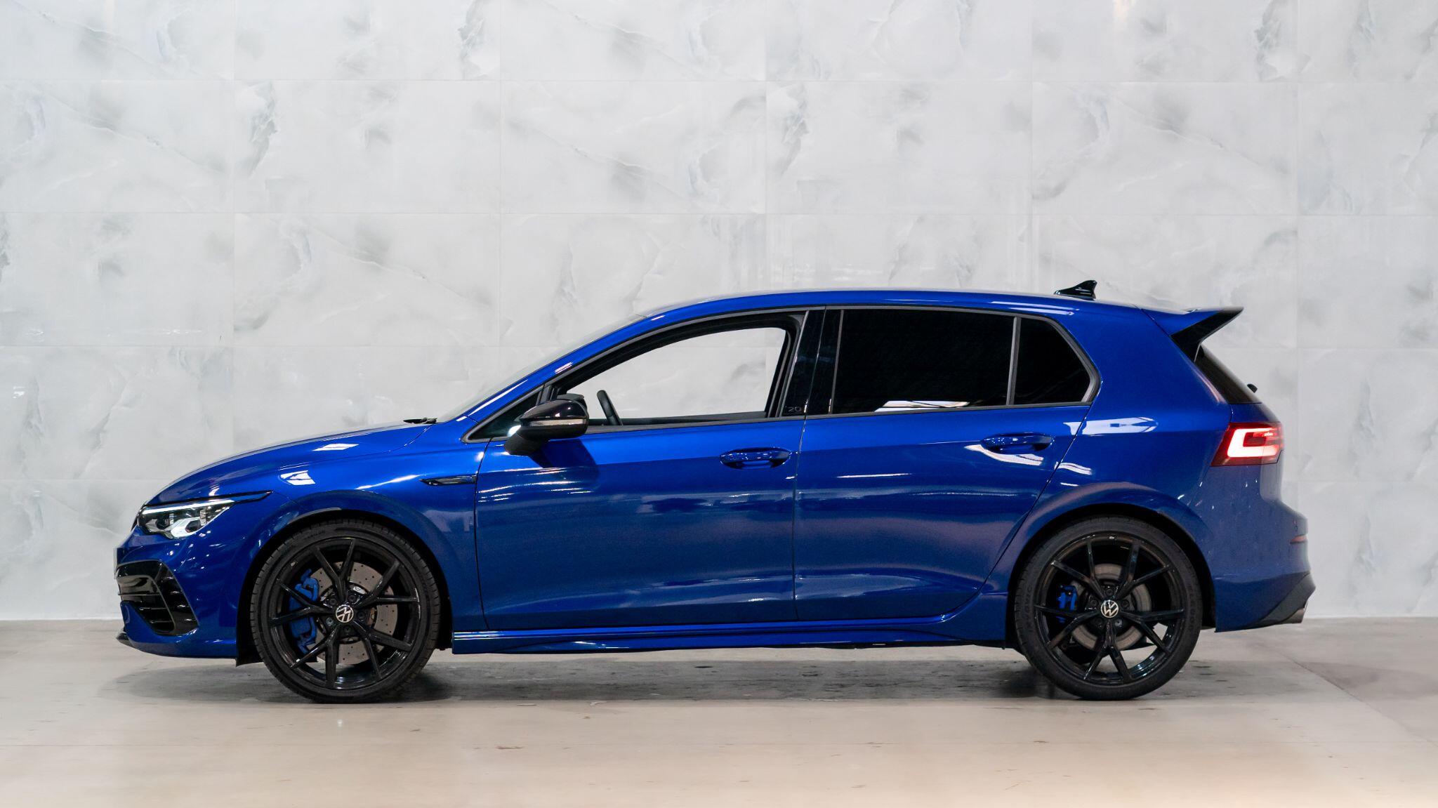 Volkswagen Golf view 4