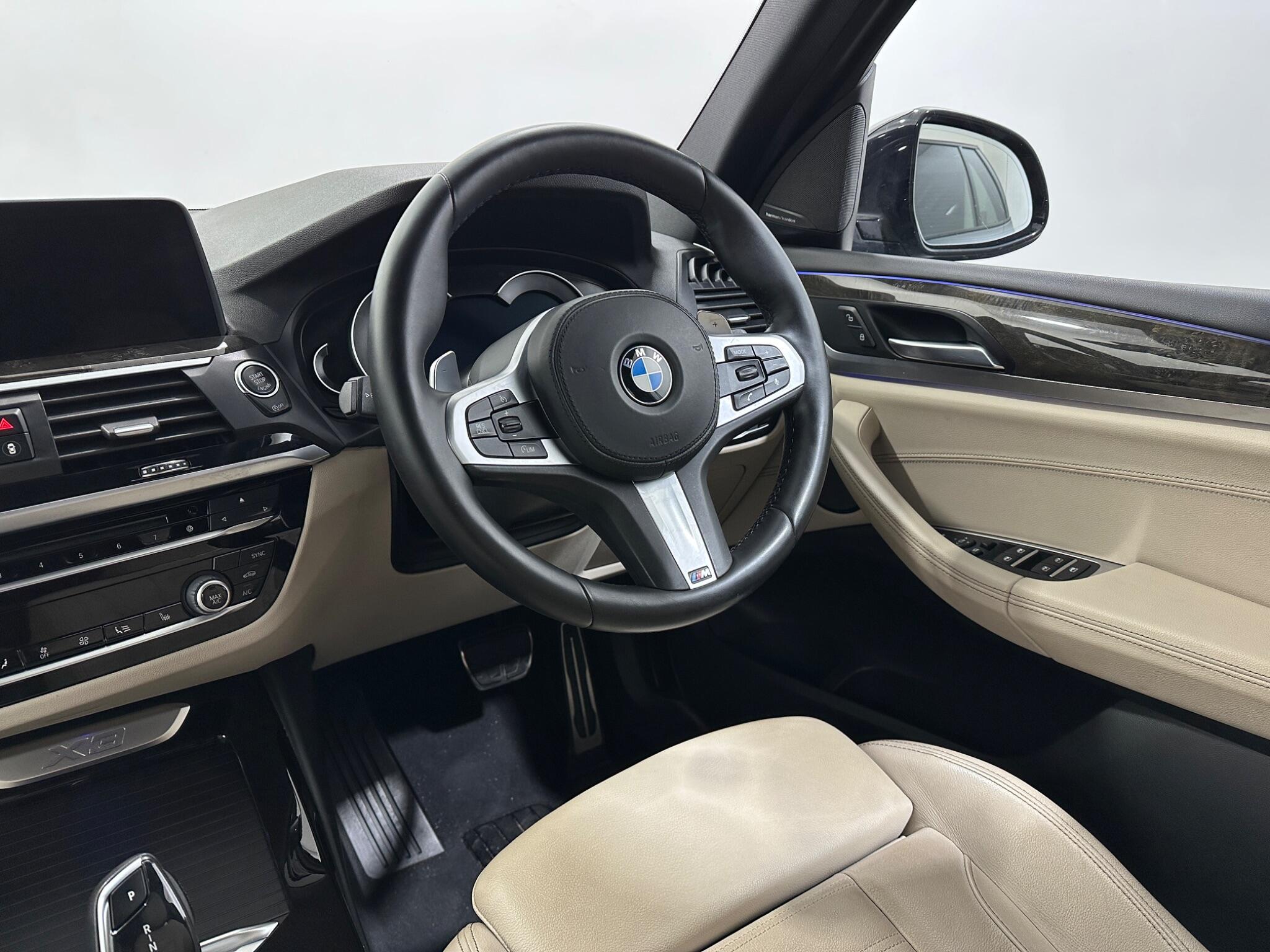 BMW X3 view 12