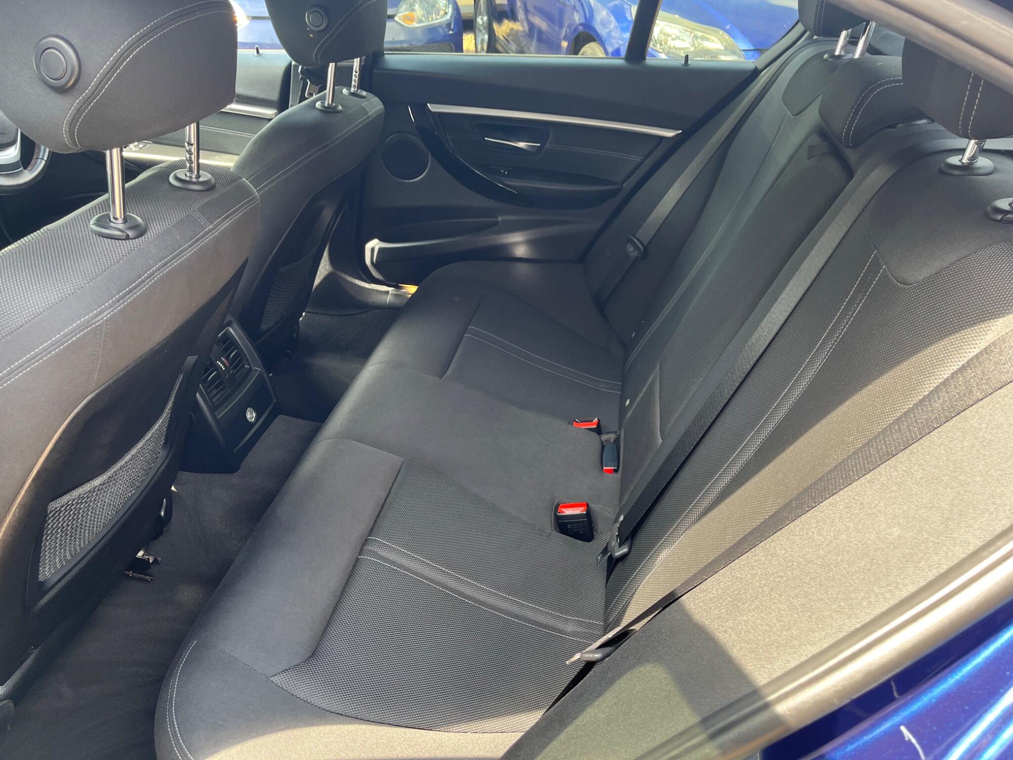 BMW 3 Series view 11