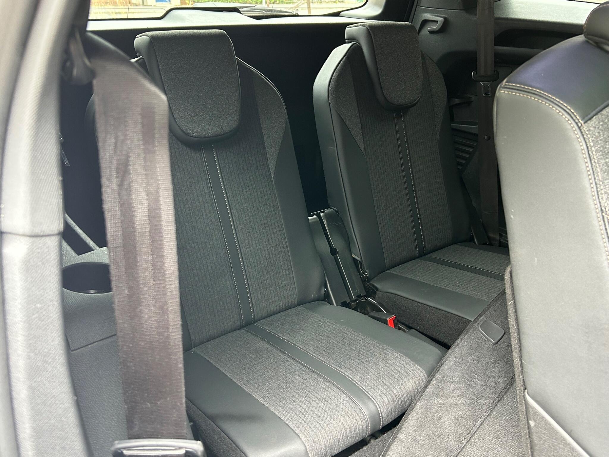 Peugeot 5008 view 21