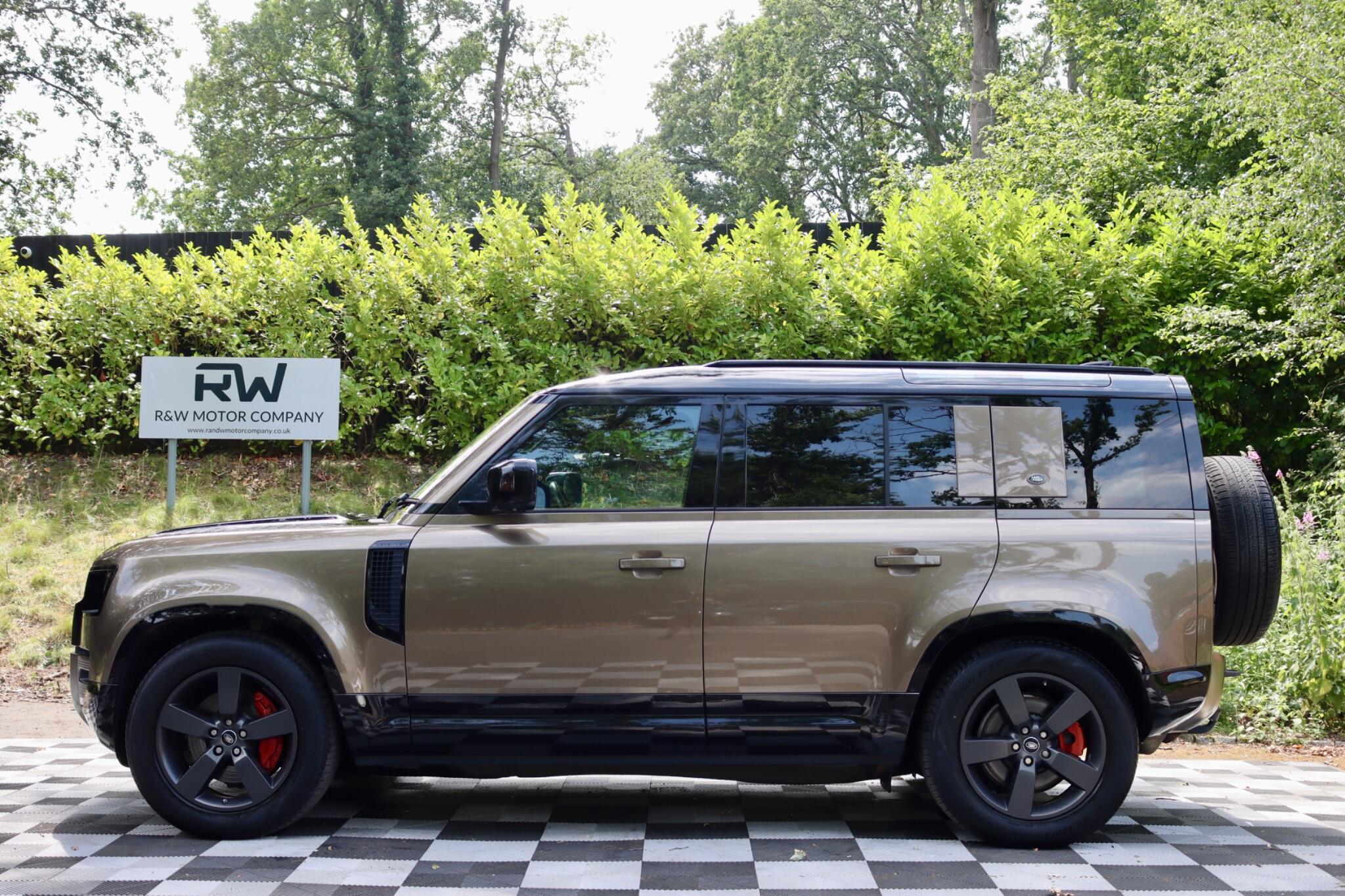 Land Rover Defender view 17