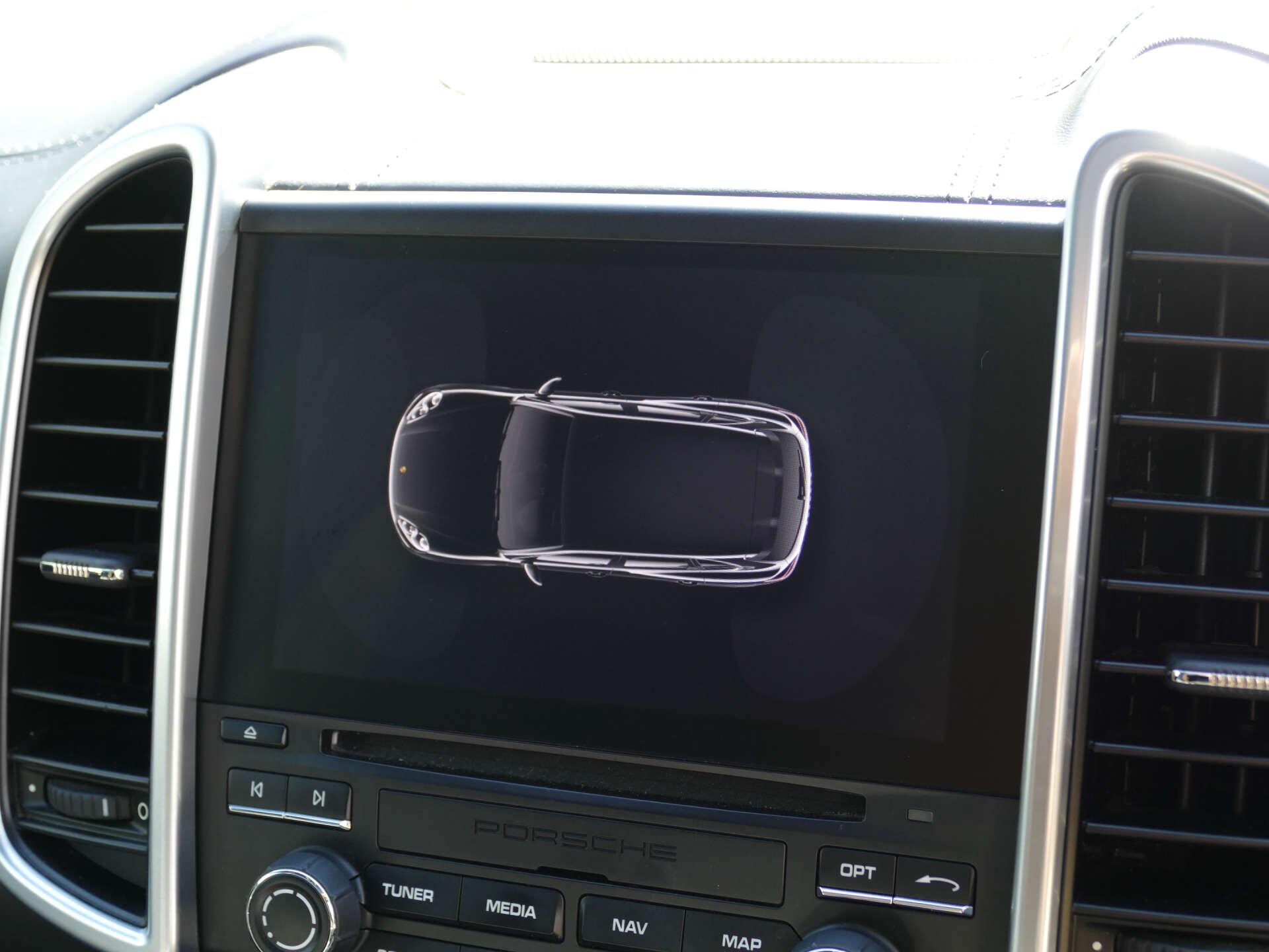 Porsche Cayenne view 39