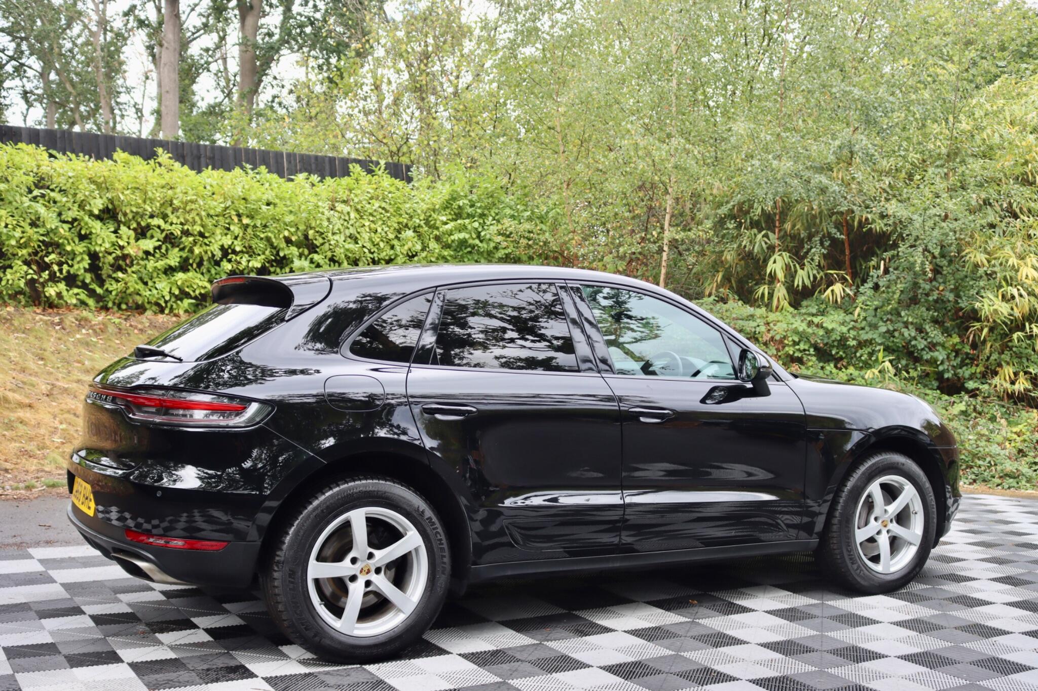 Porsche Macan view 42