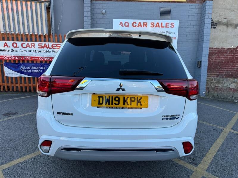 Mitsubishi Outlander view 6