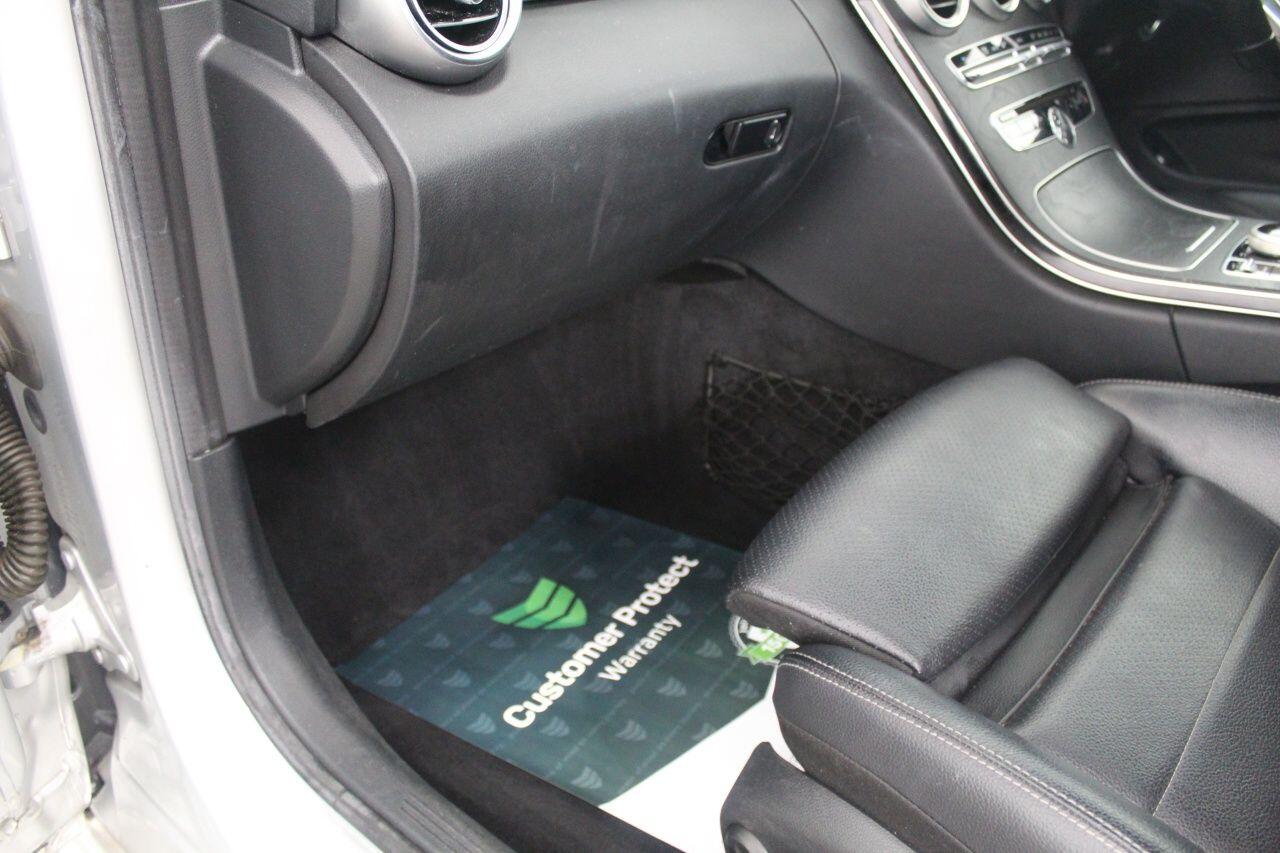 Mercedes-Benz C-Class view 29