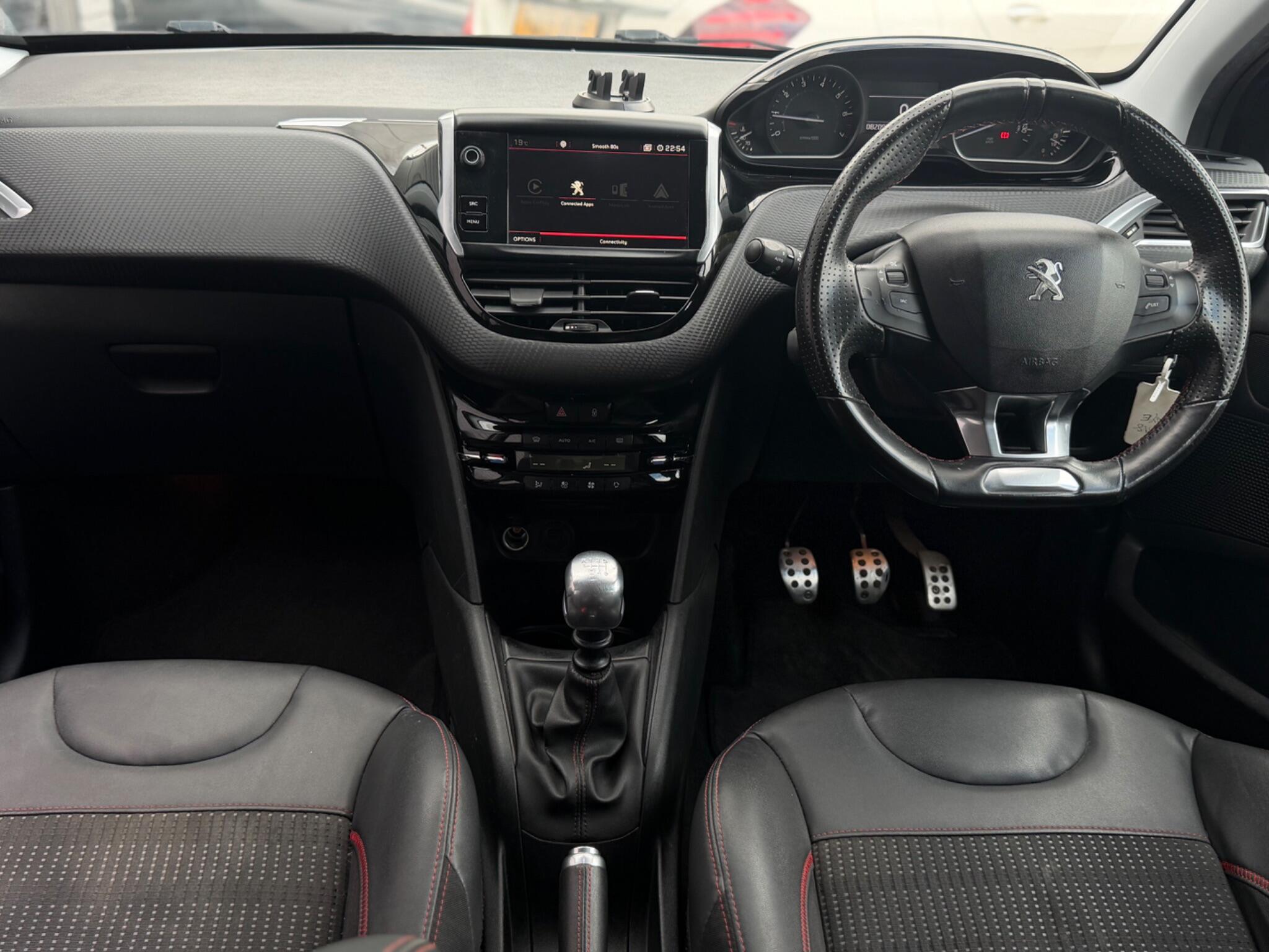 Peugeot 208 view 28