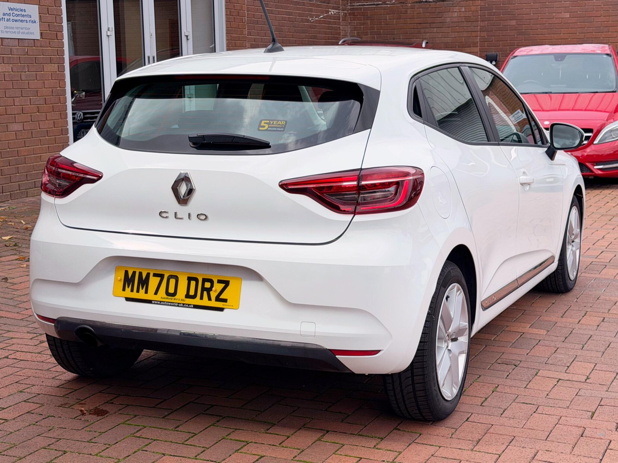 Renault Clio view 22