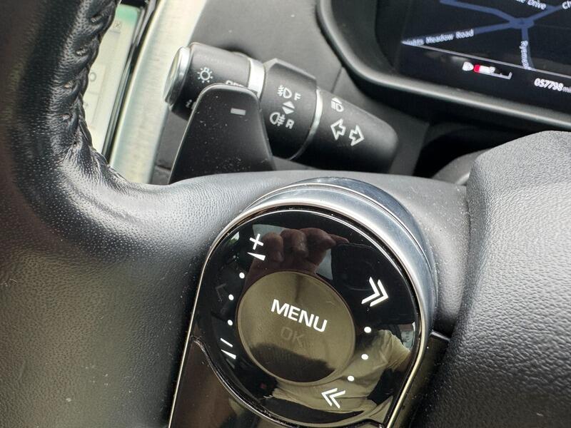 Land Rover Discovery view 45