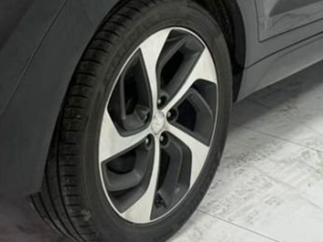 Hyundai Tucson view 22