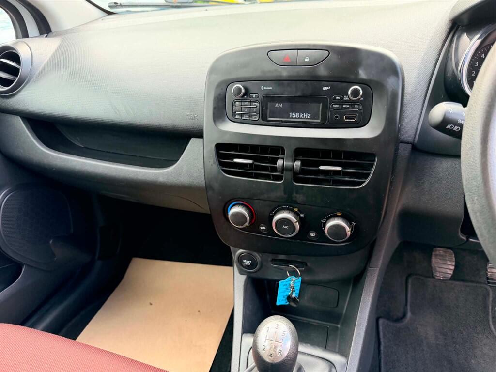 Renault Clio view 11
