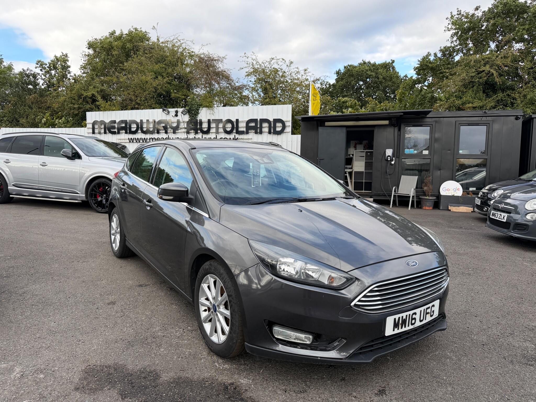 Ford Focus view 5