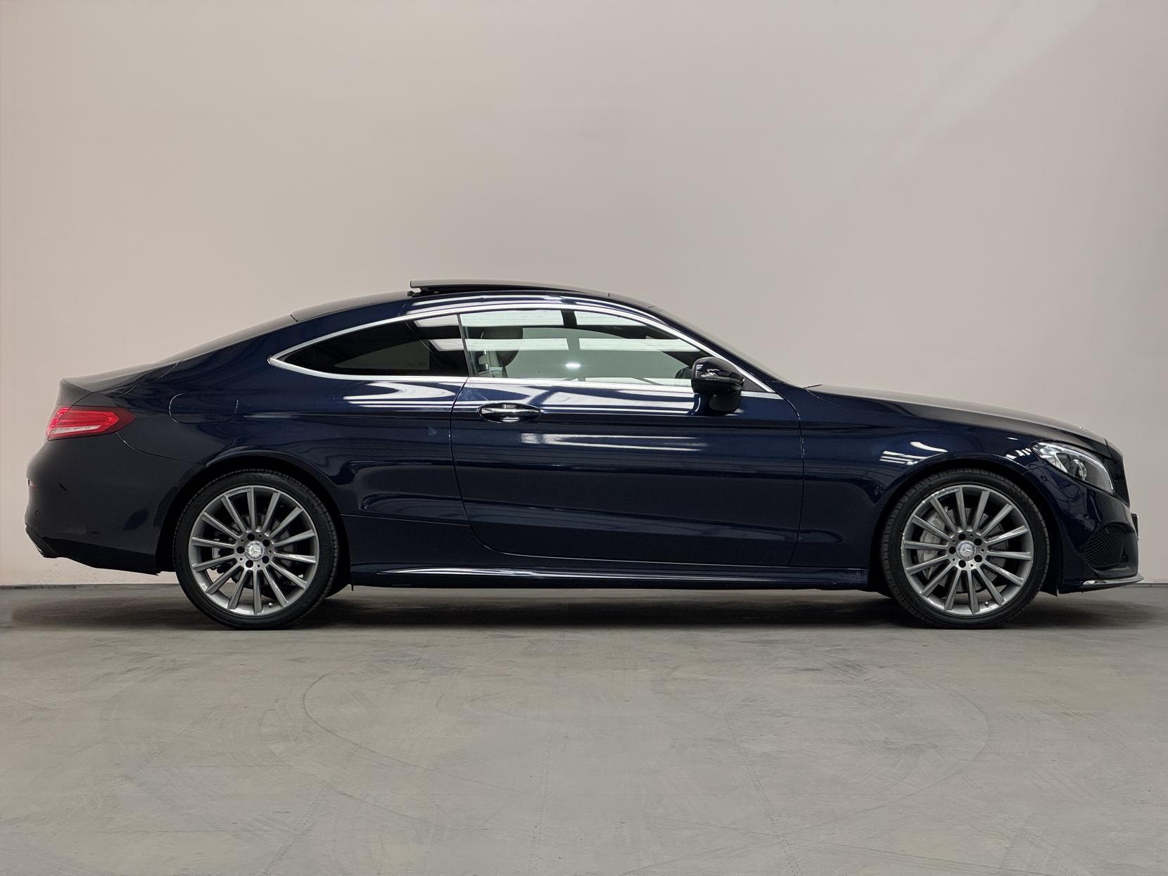 Mercedes-Benz C Class view 17