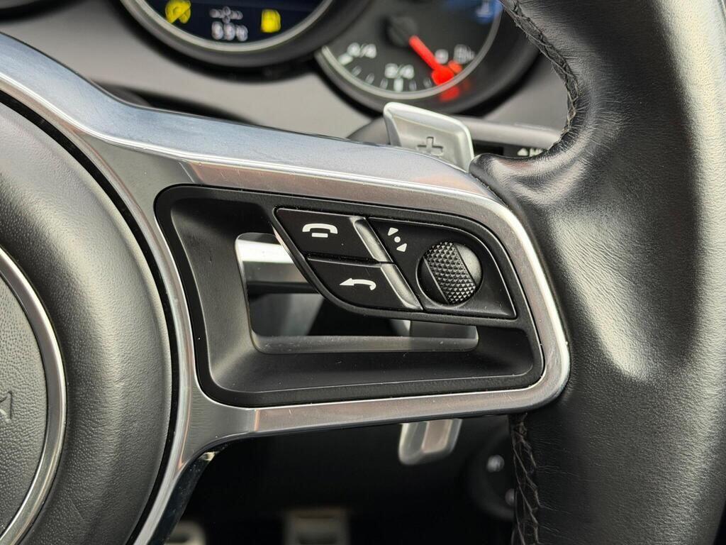 Porsche Cayenne view 27