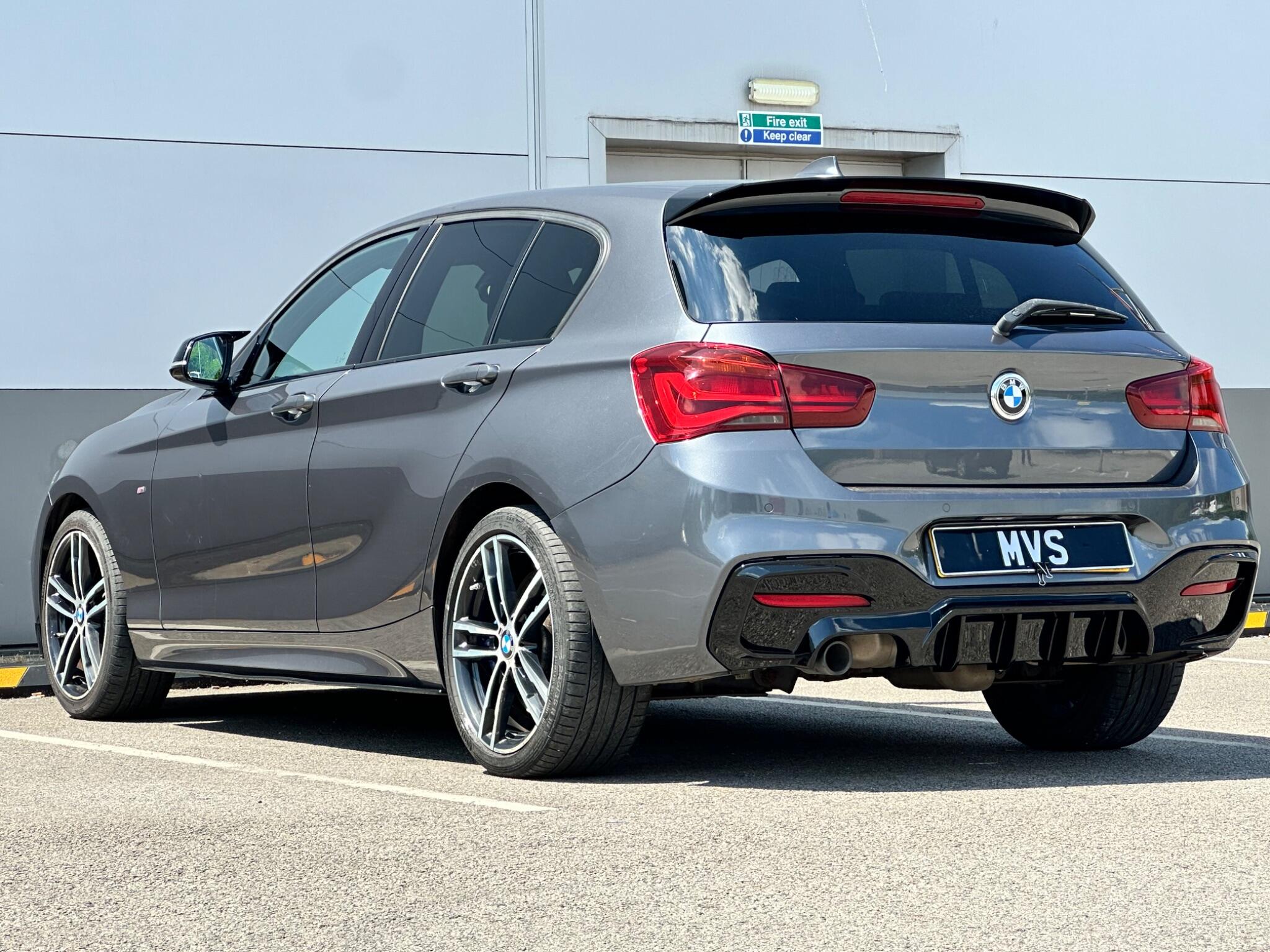 BMW 1 Series view 5