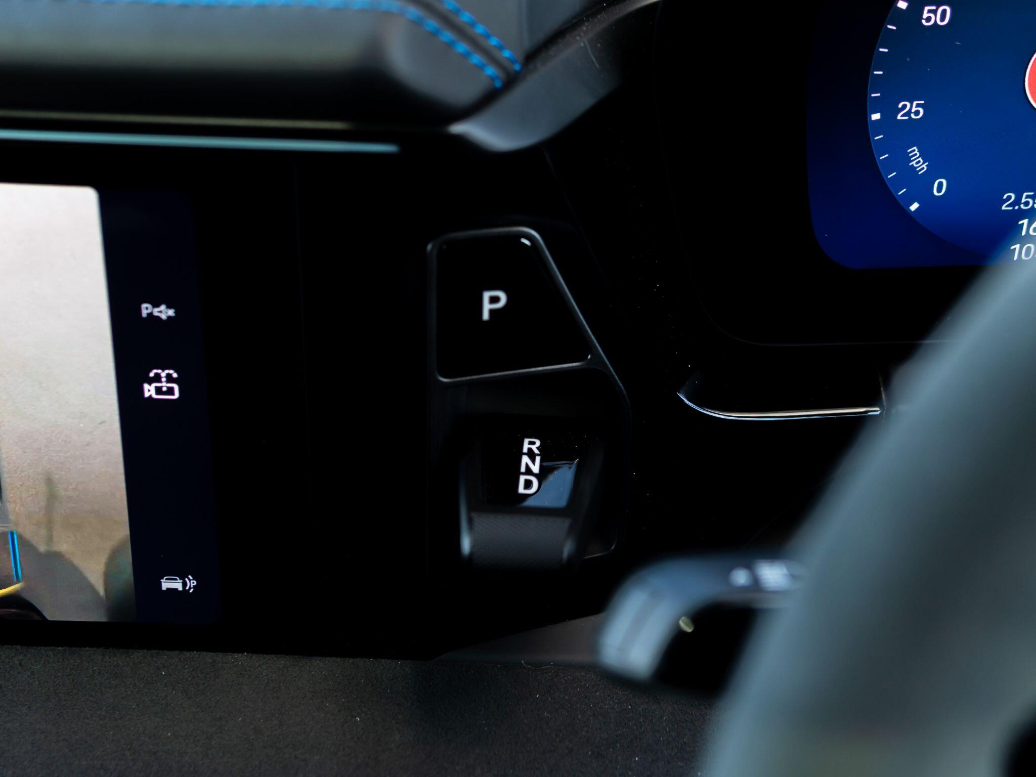 Porsche Macan view 18