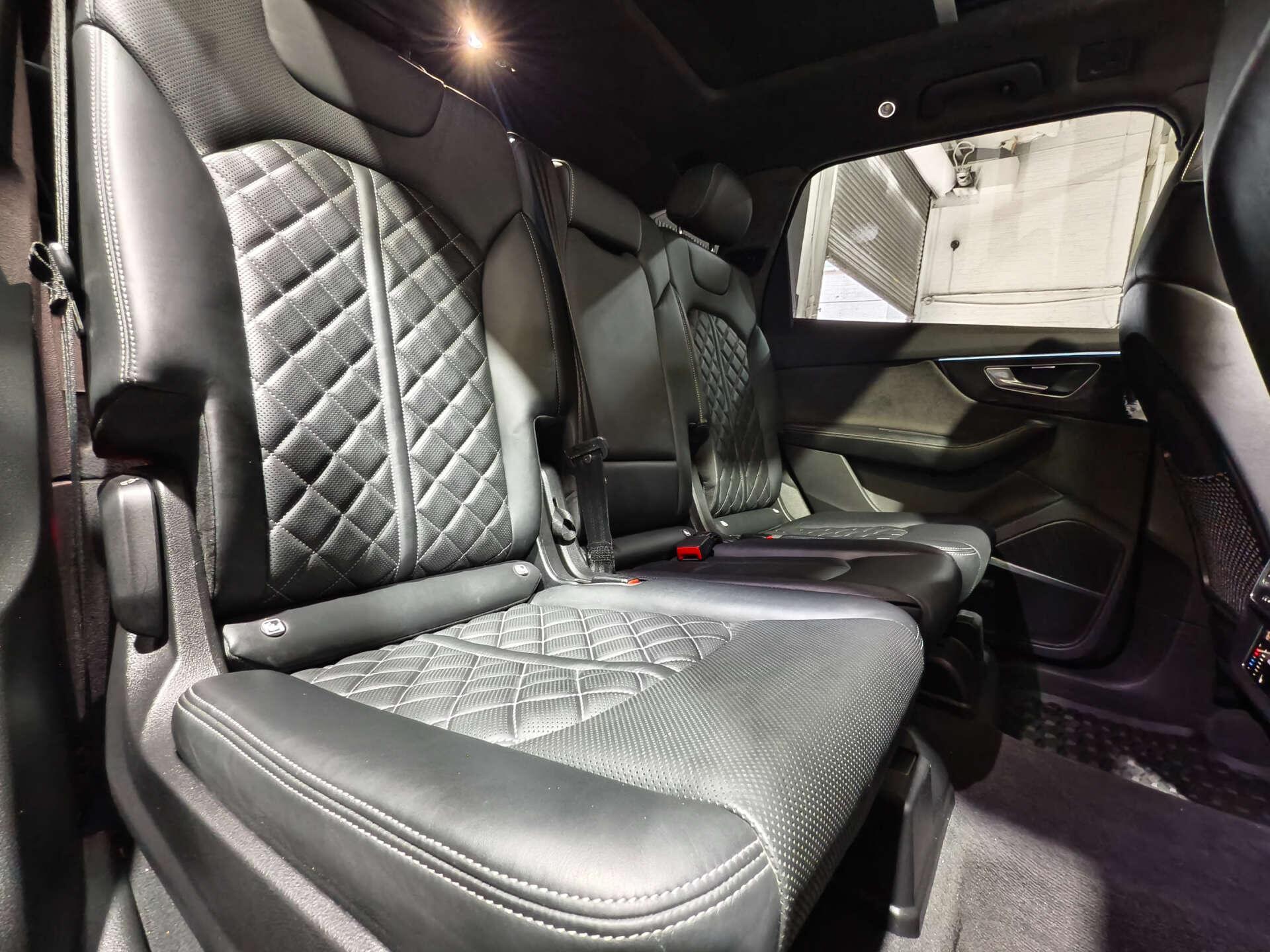 Audi SQ7 view 28