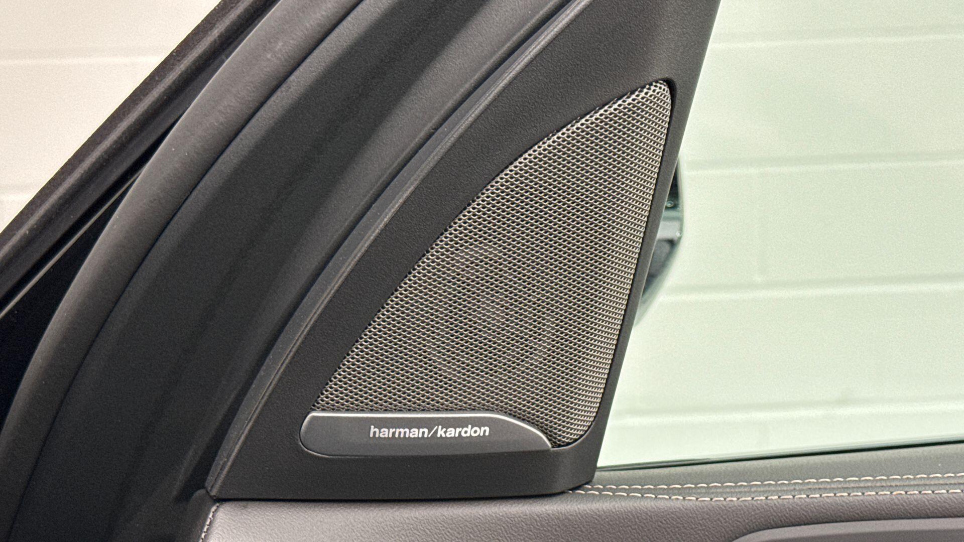 BMW X7 view 20