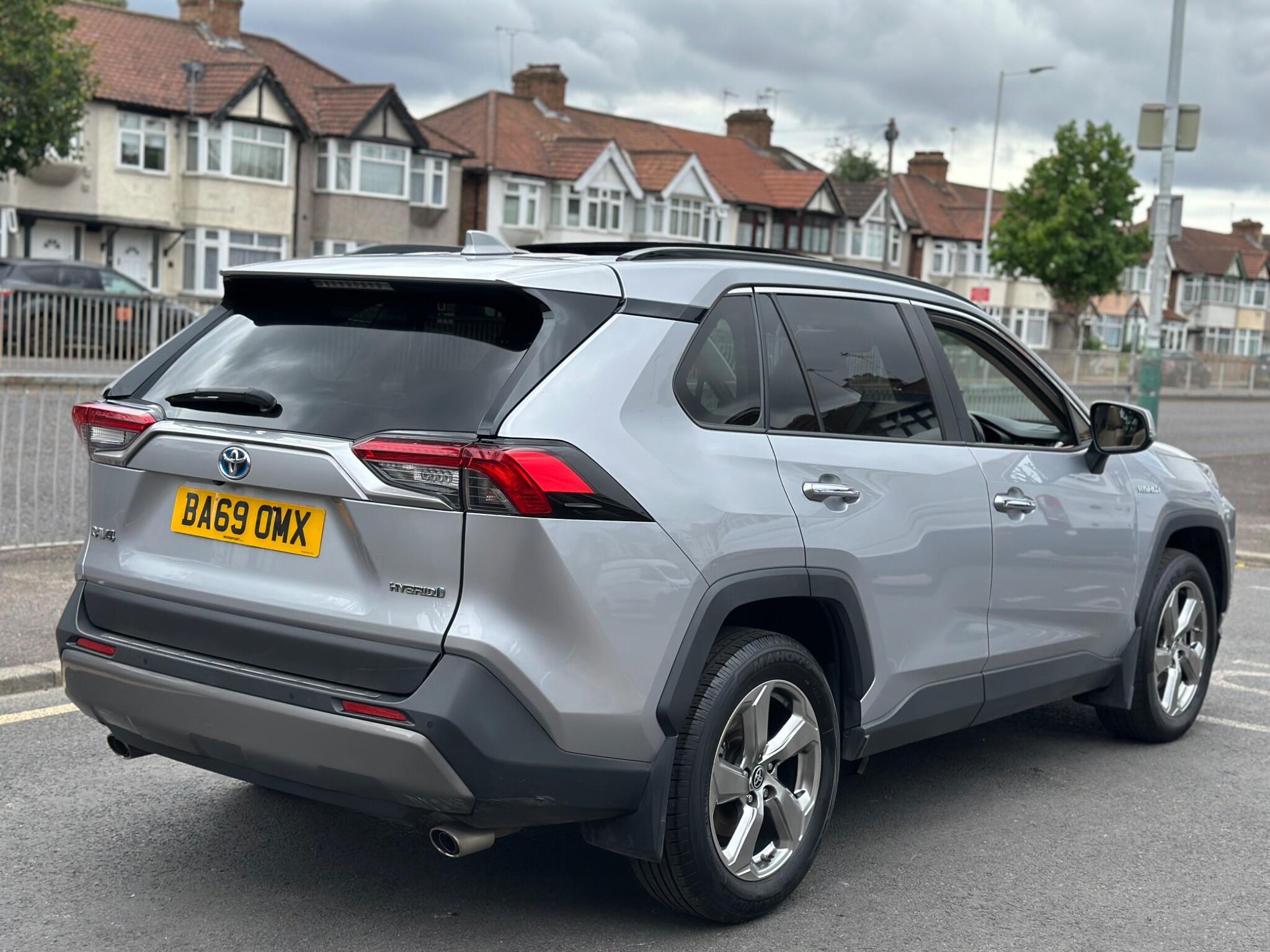 Toyota Rav4 view 10