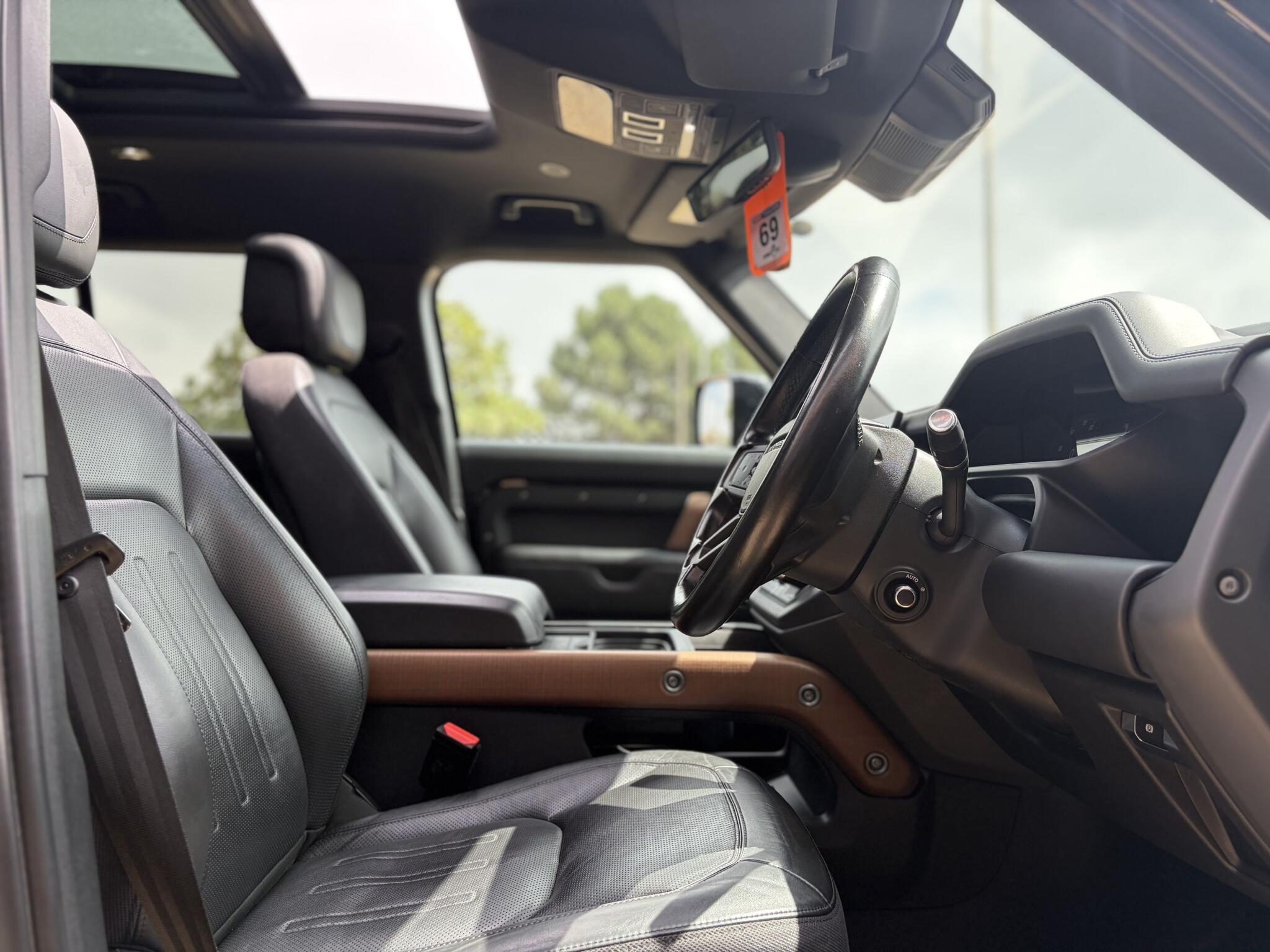 Land Rover Defender 130 view 16