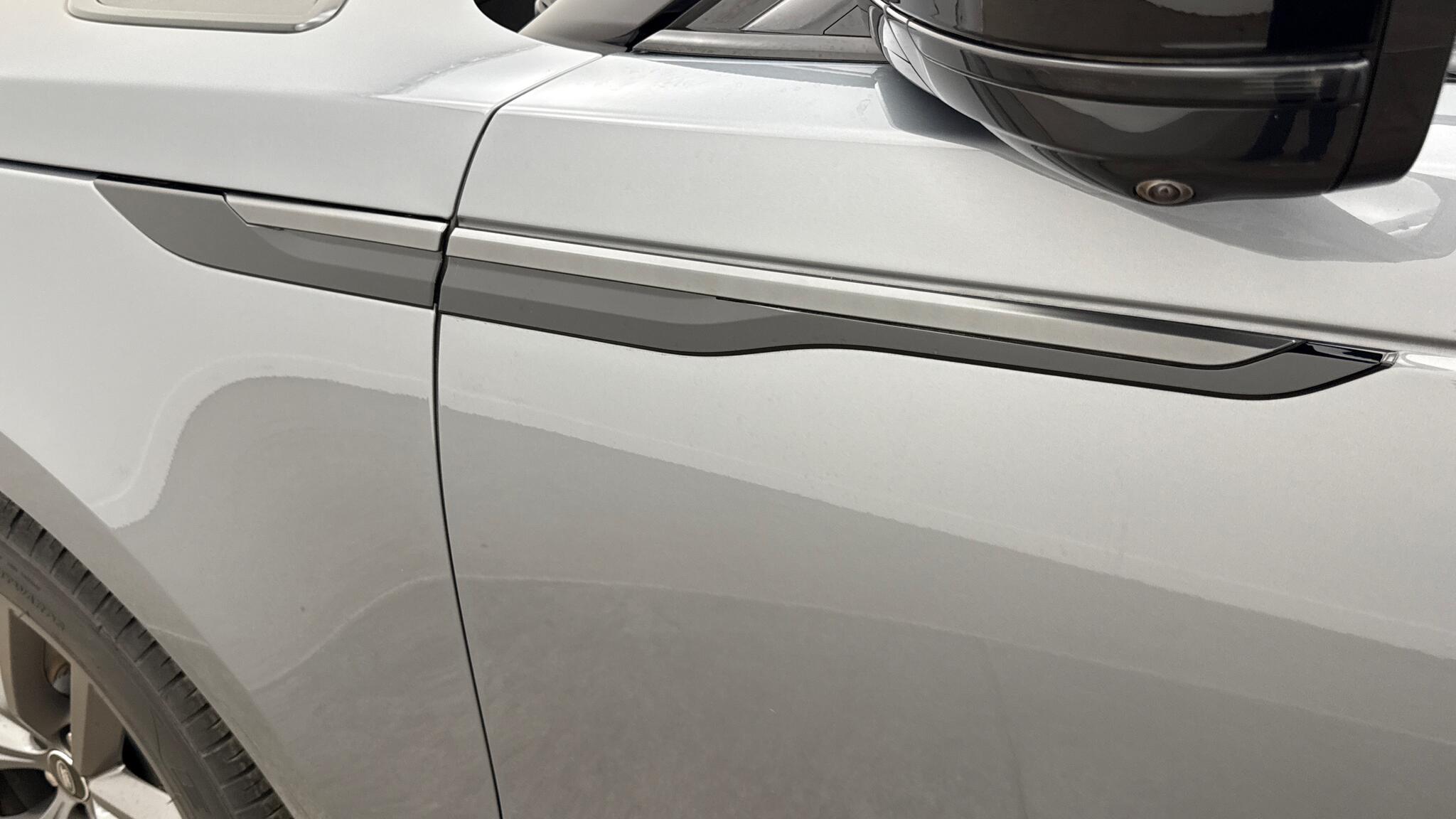 Land Rover Range Rover Velar view 20