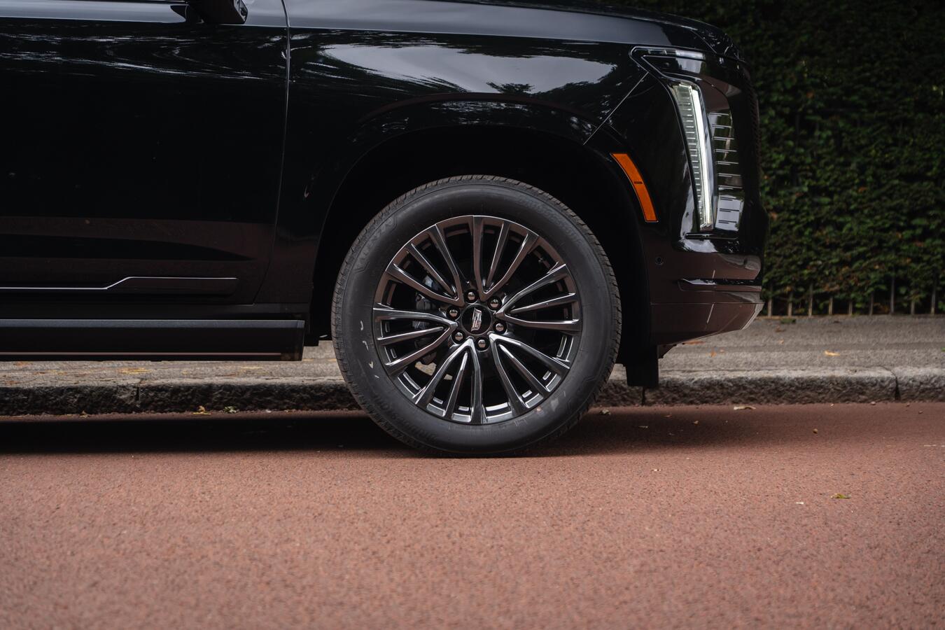 Cadillac Escalade view 13