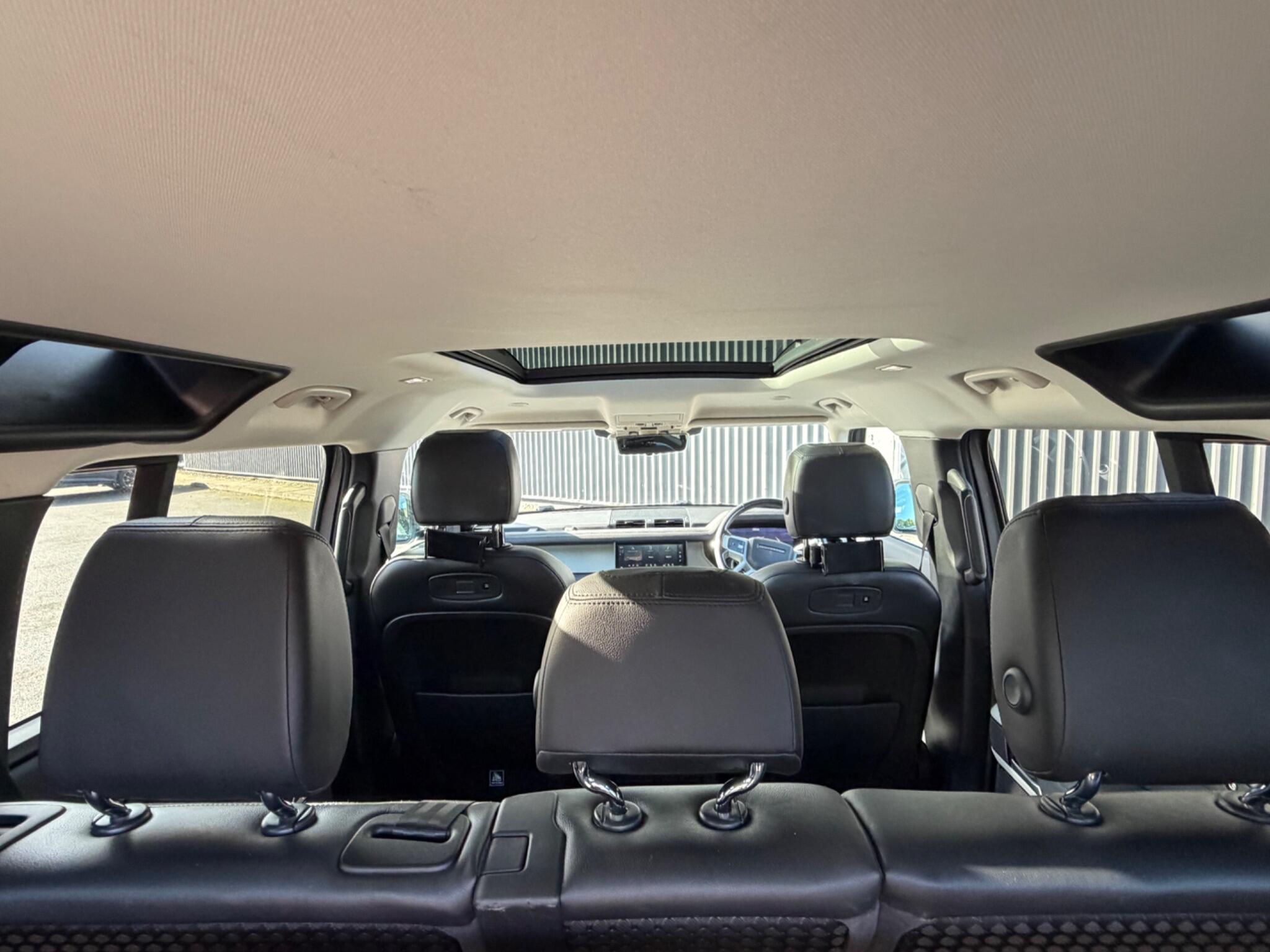 Land Rover Defender view 39