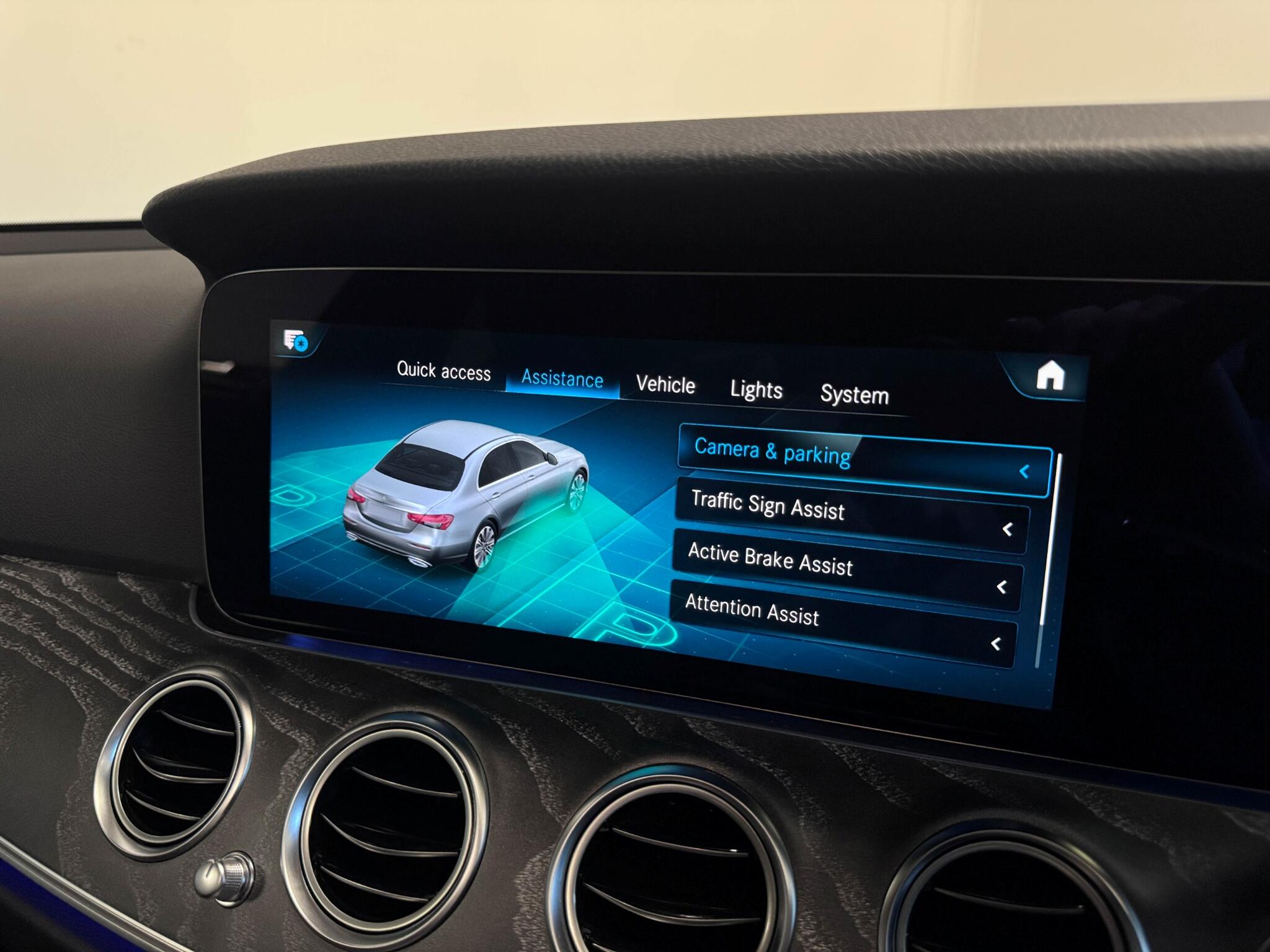 Mercedes-Benz E-Class view 48