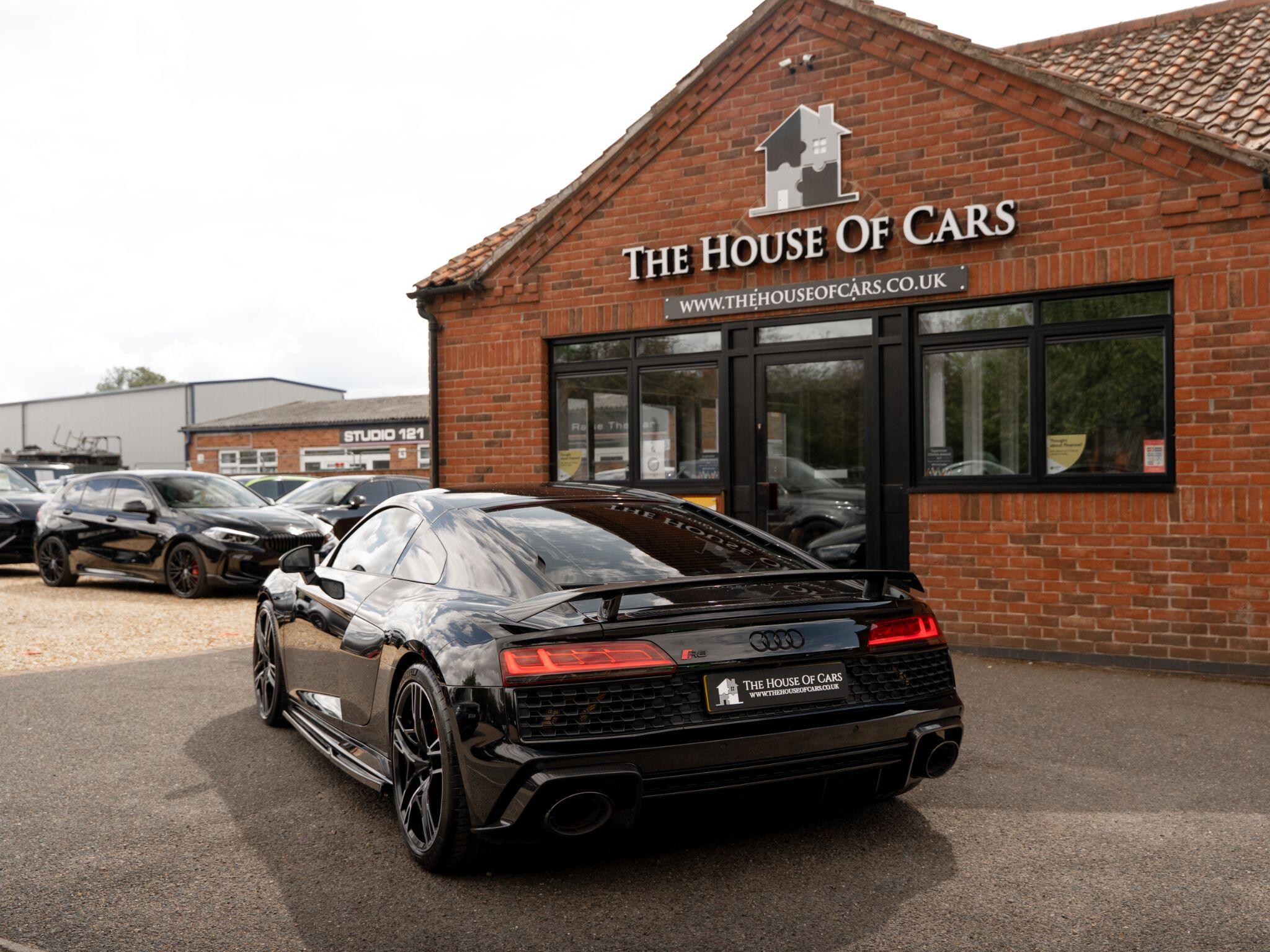 Audi R8 view 13