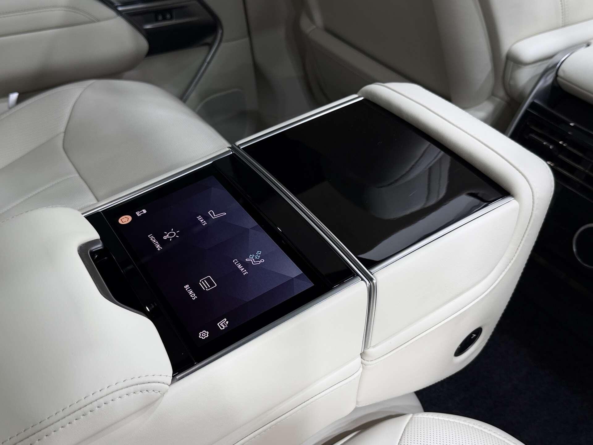 Land Rover Range Rover view 15
