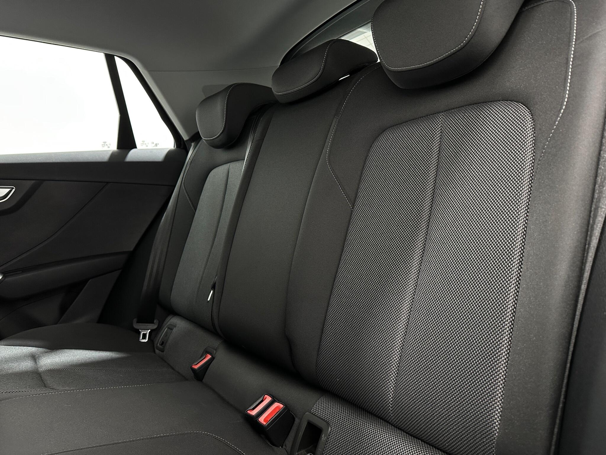 Audi Q2 view 39