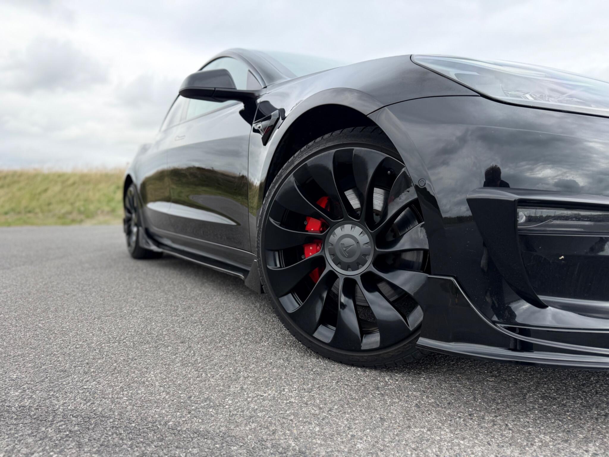 Tesla Model 3 view 23