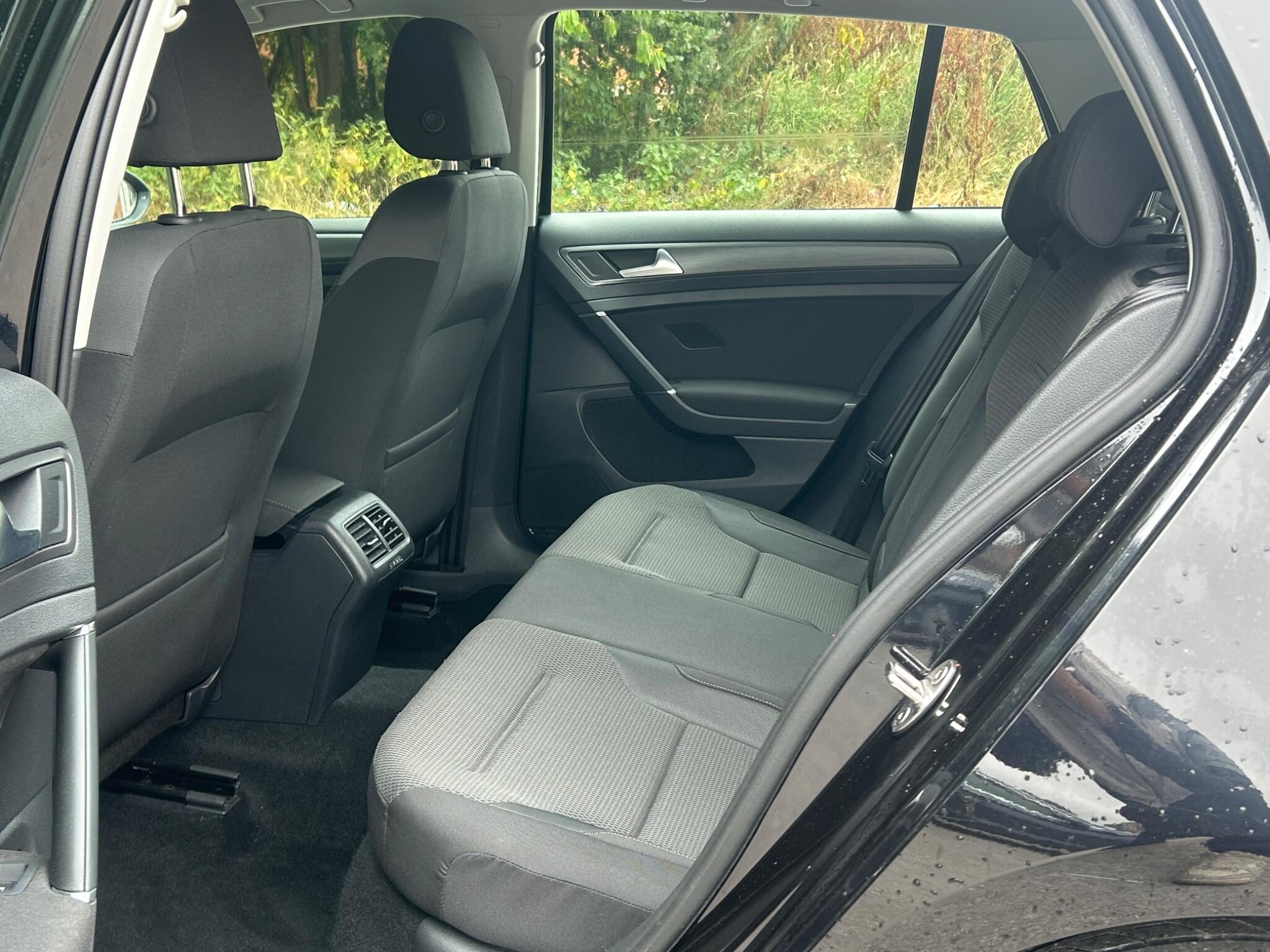 Volkswagen Golf view 24
