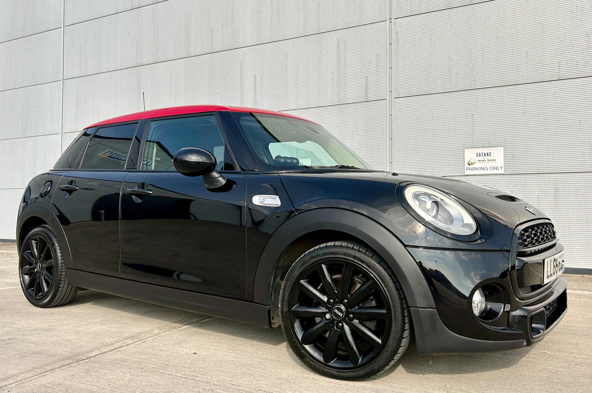 Mini Hatch view 4