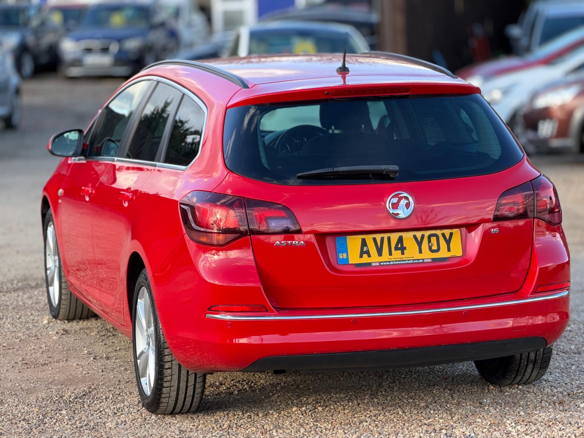 2014 Vauxhall Astra 1.6 16V SRi Sports Tourer Euro 5 5dr image 9