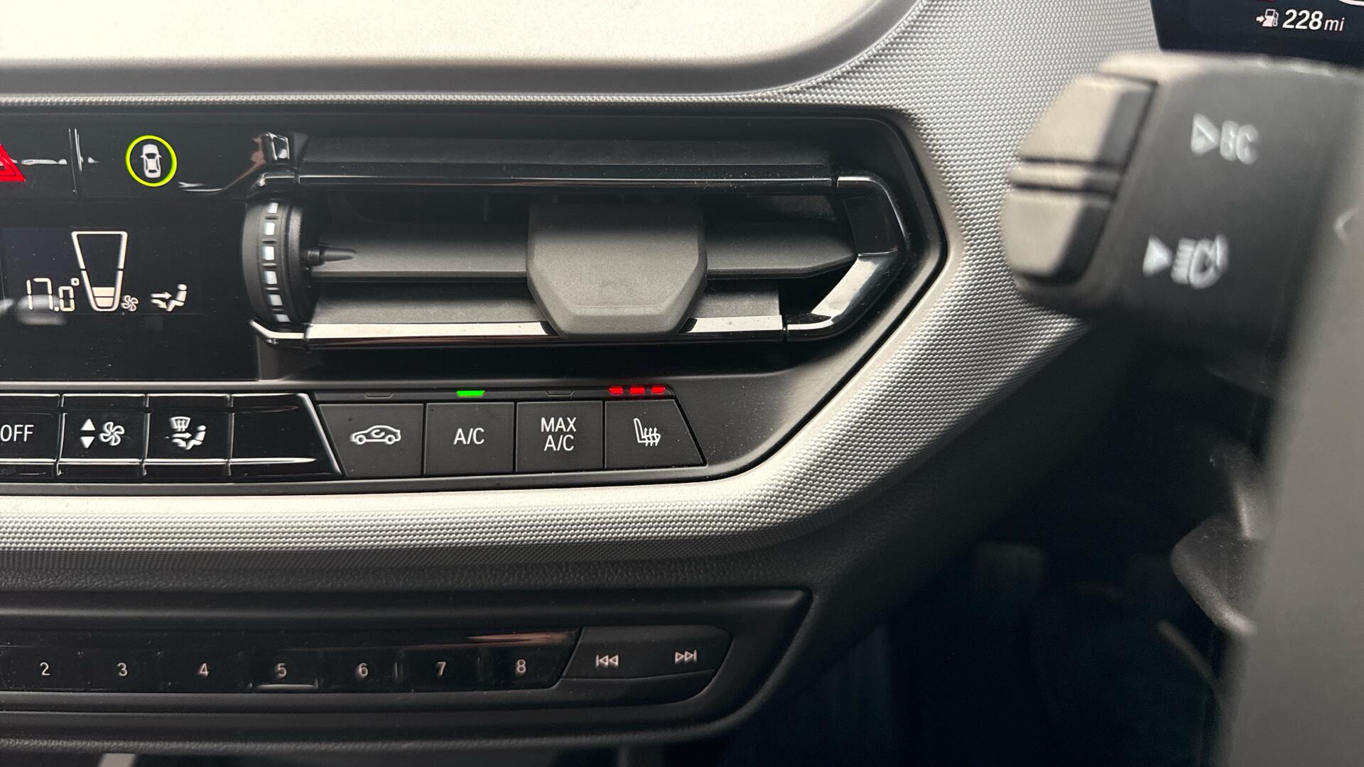 BMW 1 Series view 39